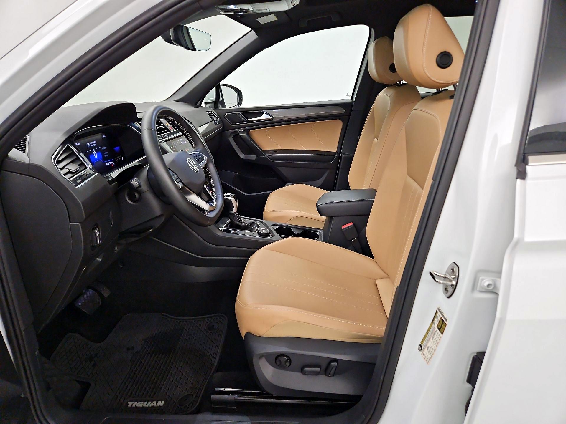 Thumbnail: 2022 Volkswagen Tiguan - 11