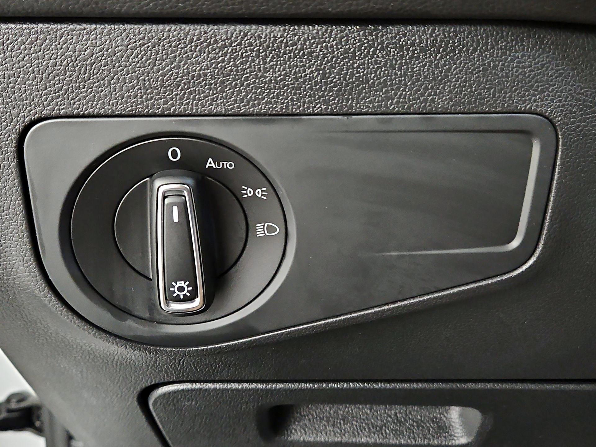 Thumbnail: 2022 Volkswagen Tiguan - 13