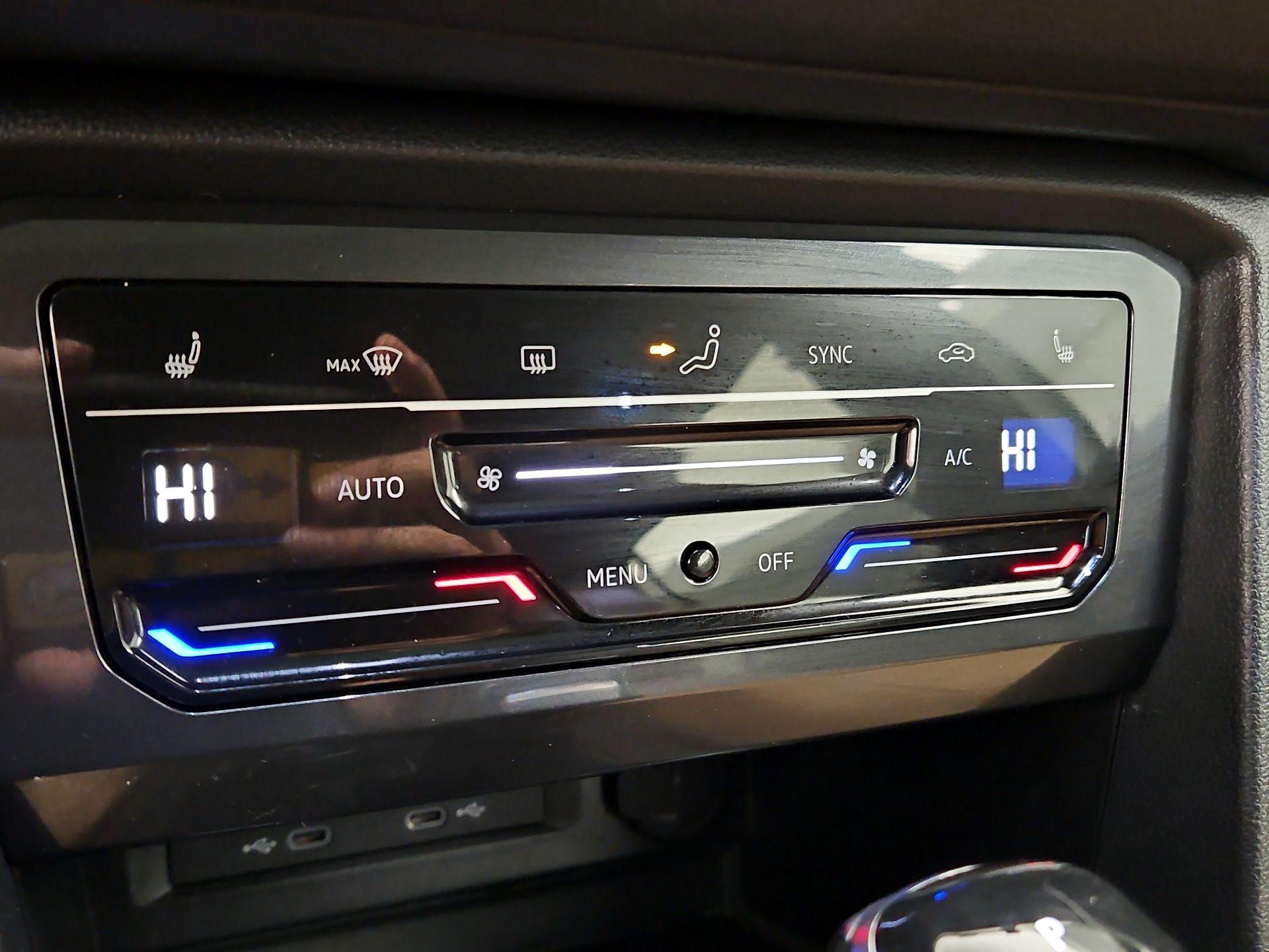 Thumbnail: 2022 Volkswagen Tiguan - 16