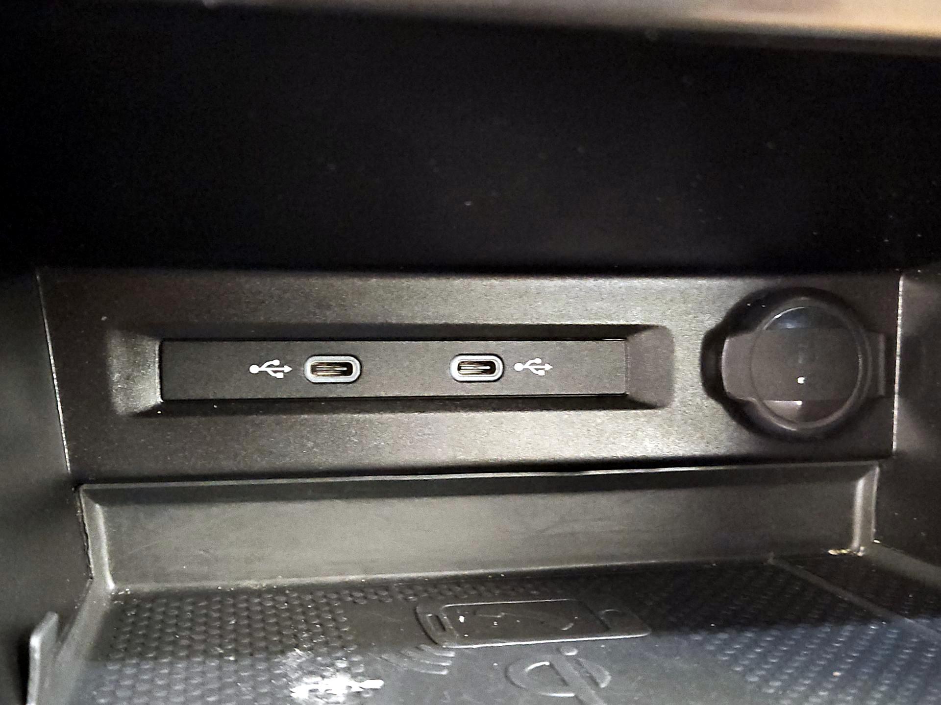 Thumbnail: 2022 Volkswagen Tiguan - 18