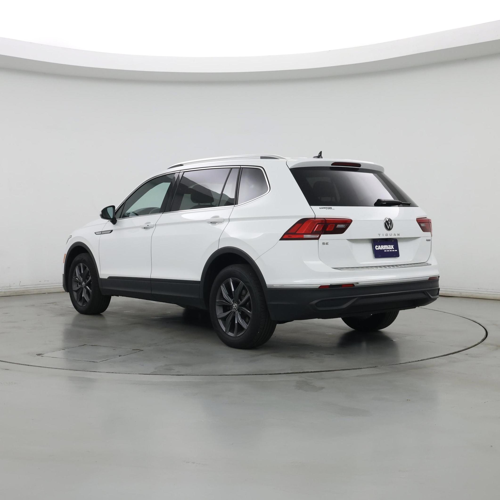 Thumbnail: 2022 Volkswagen Tiguan - 2