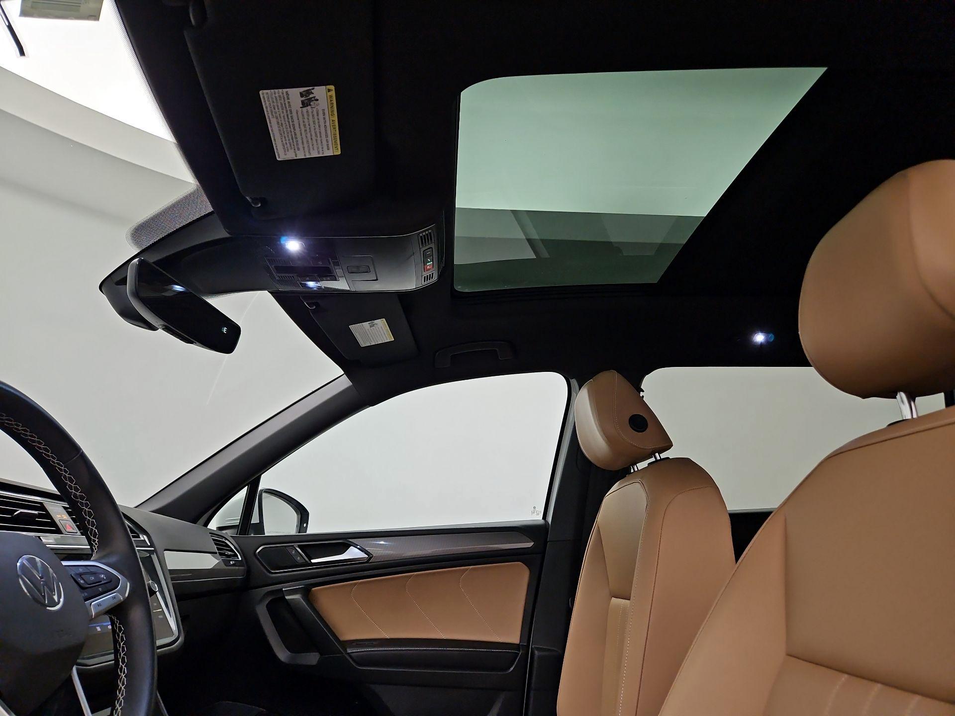 Thumbnail: 2022 Volkswagen Tiguan - 19