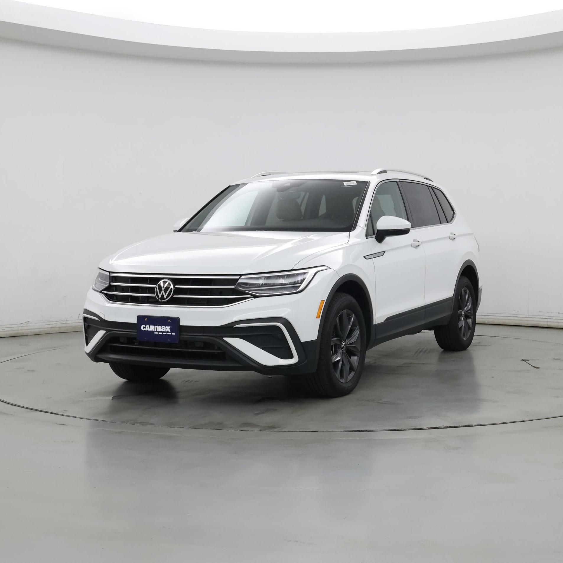 Thumbnail: 2022 Volkswagen Tiguan - 4