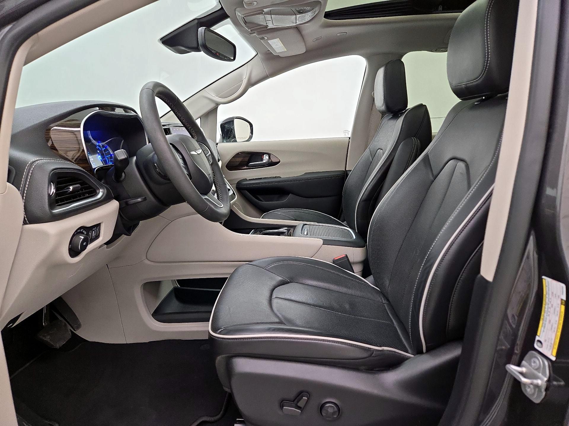 Thumbnail: 2023 Chrysler Pacifica - 11