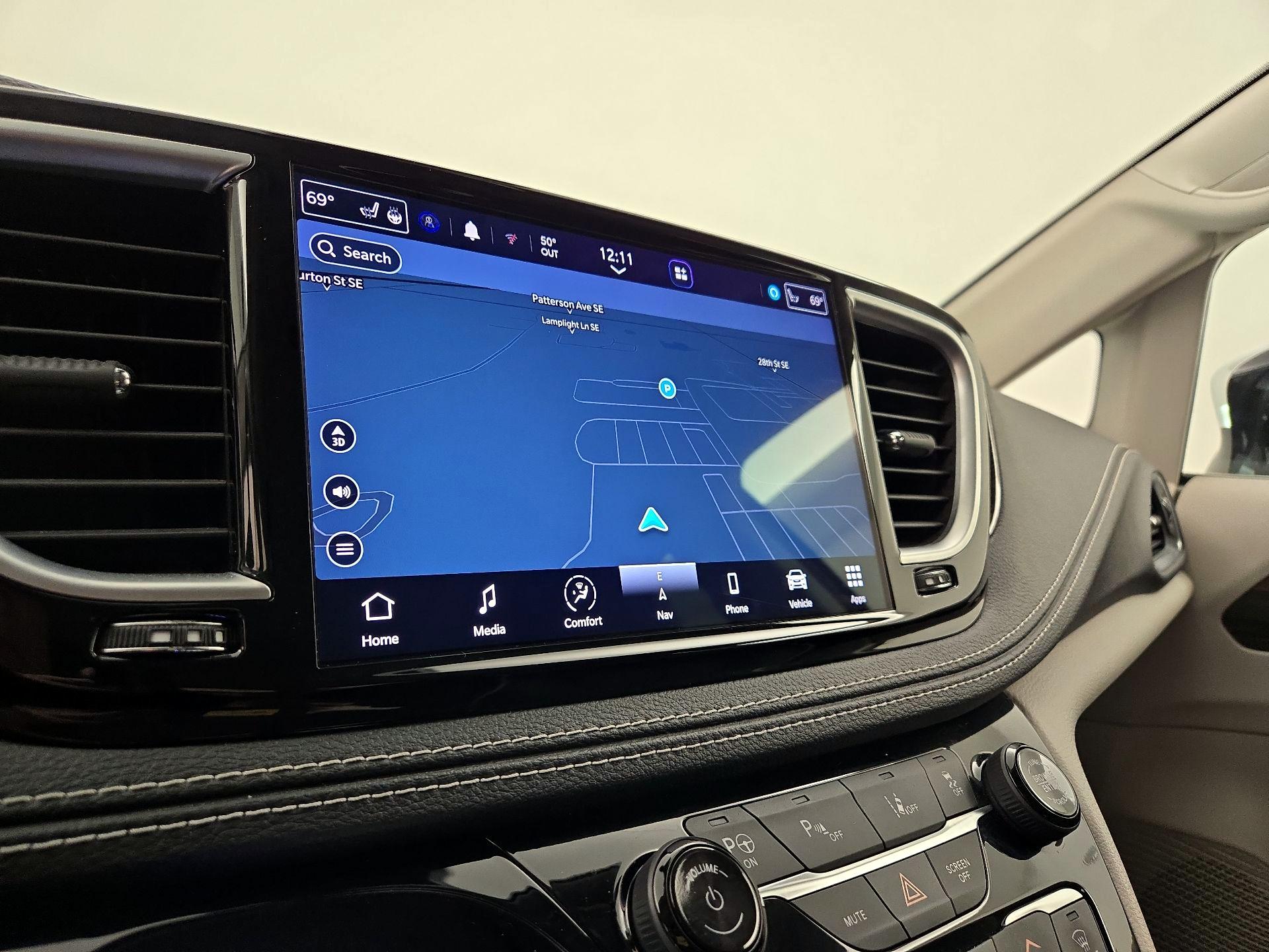 Thumbnail: 2023 Chrysler Pacifica - 14