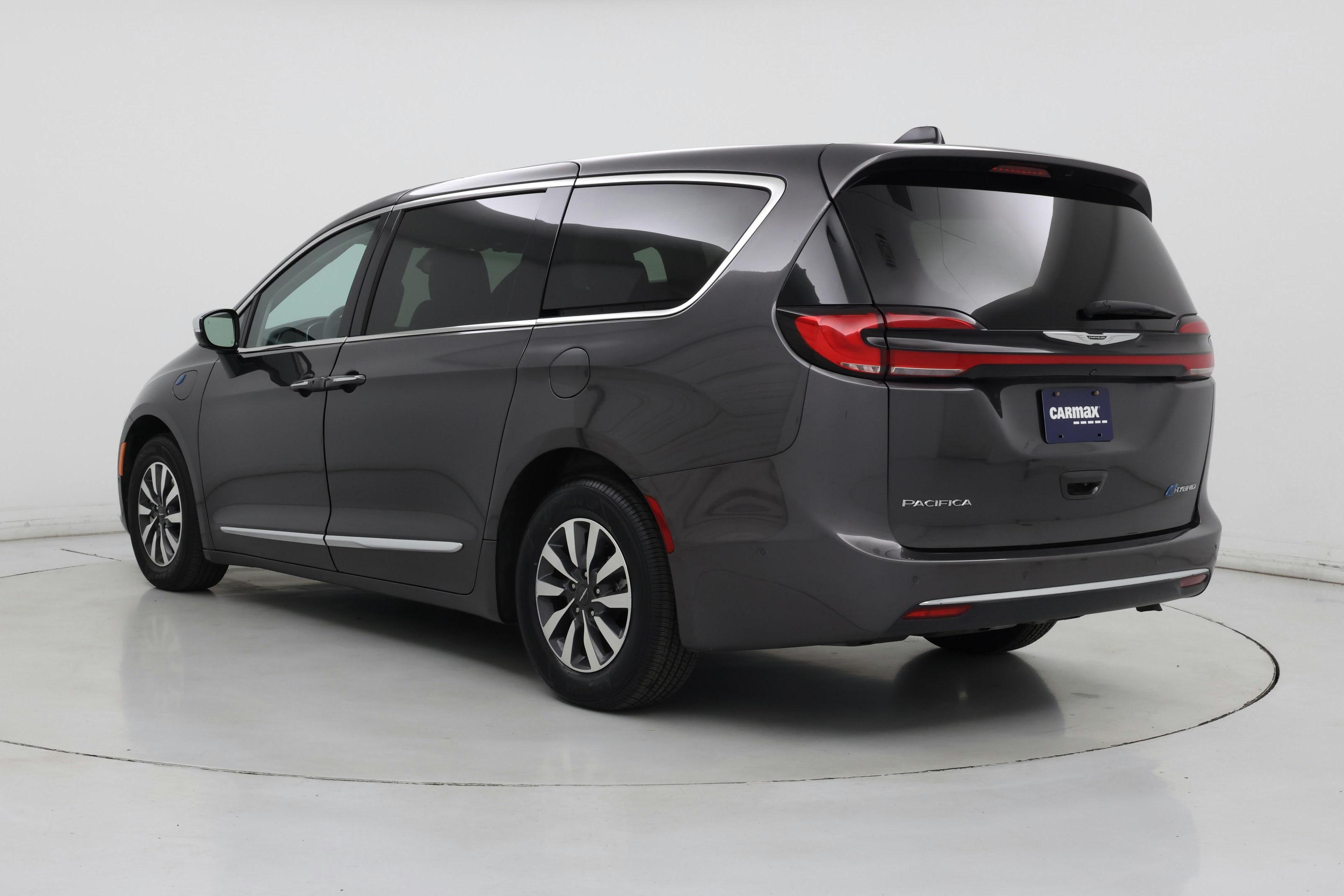 Thumbnail: 2023 Chrysler Pacifica - 2