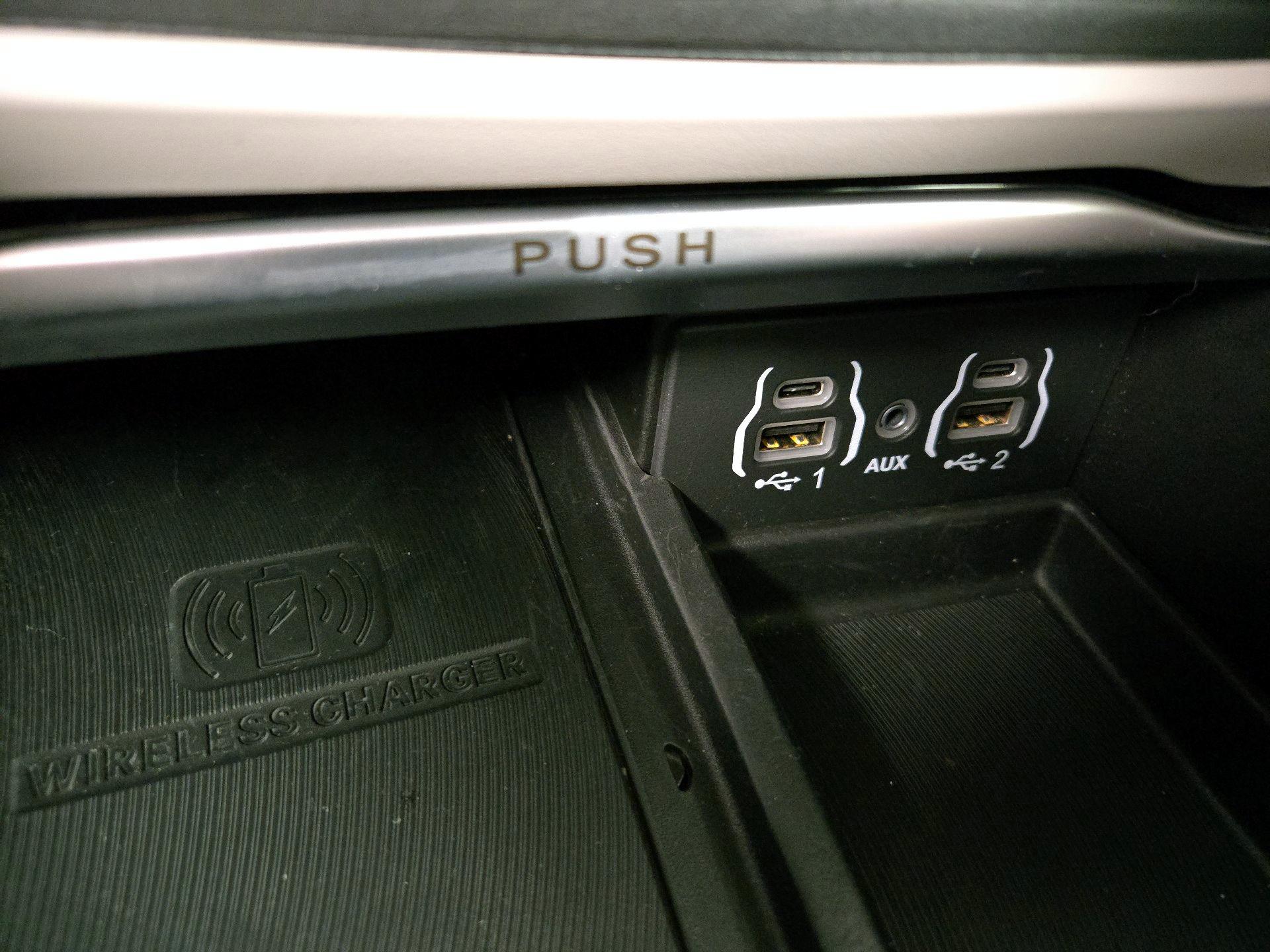 Thumbnail: 2023 Chrysler Pacifica - 19