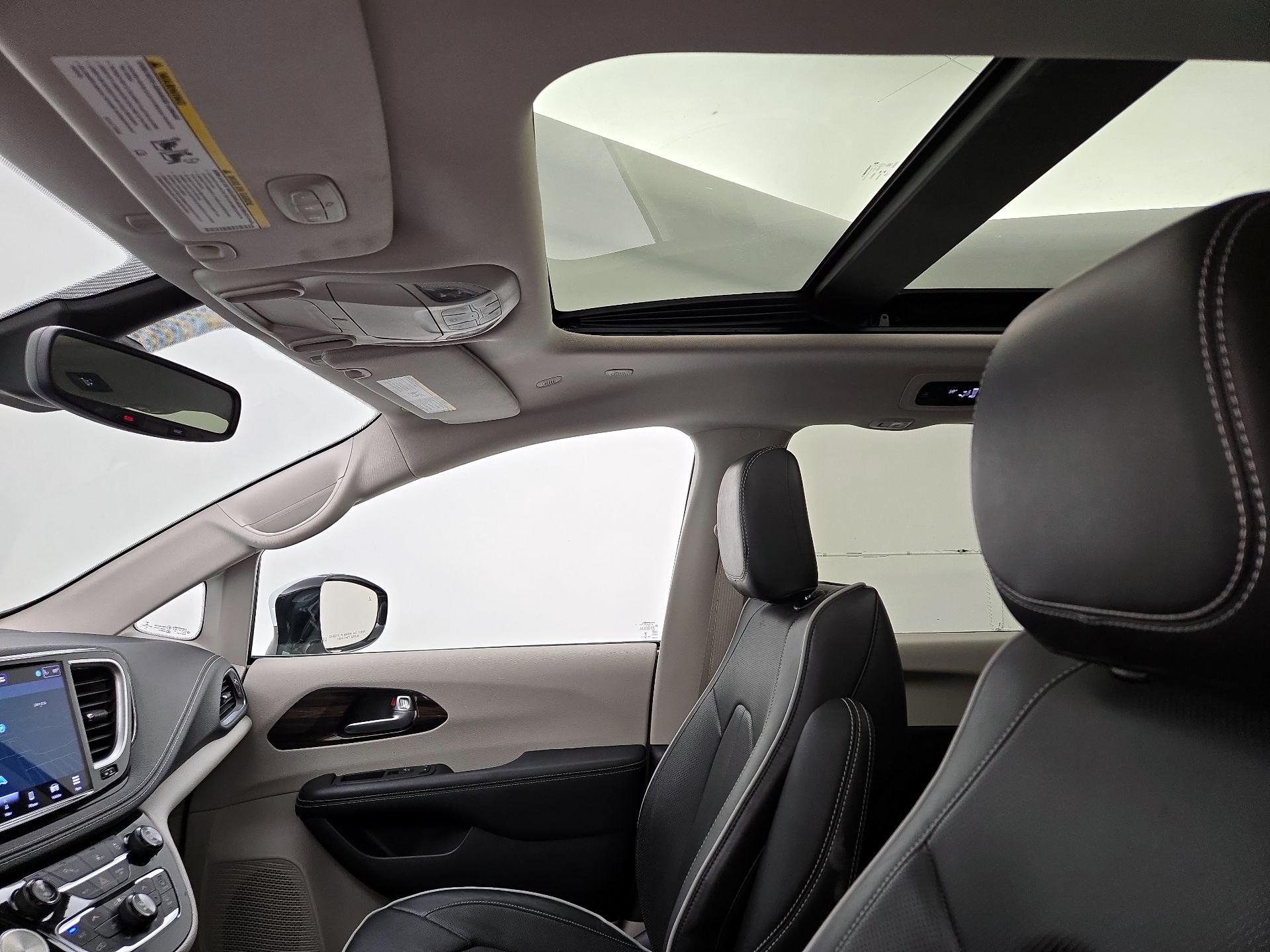 Thumbnail: 2023 Chrysler Pacifica - 20