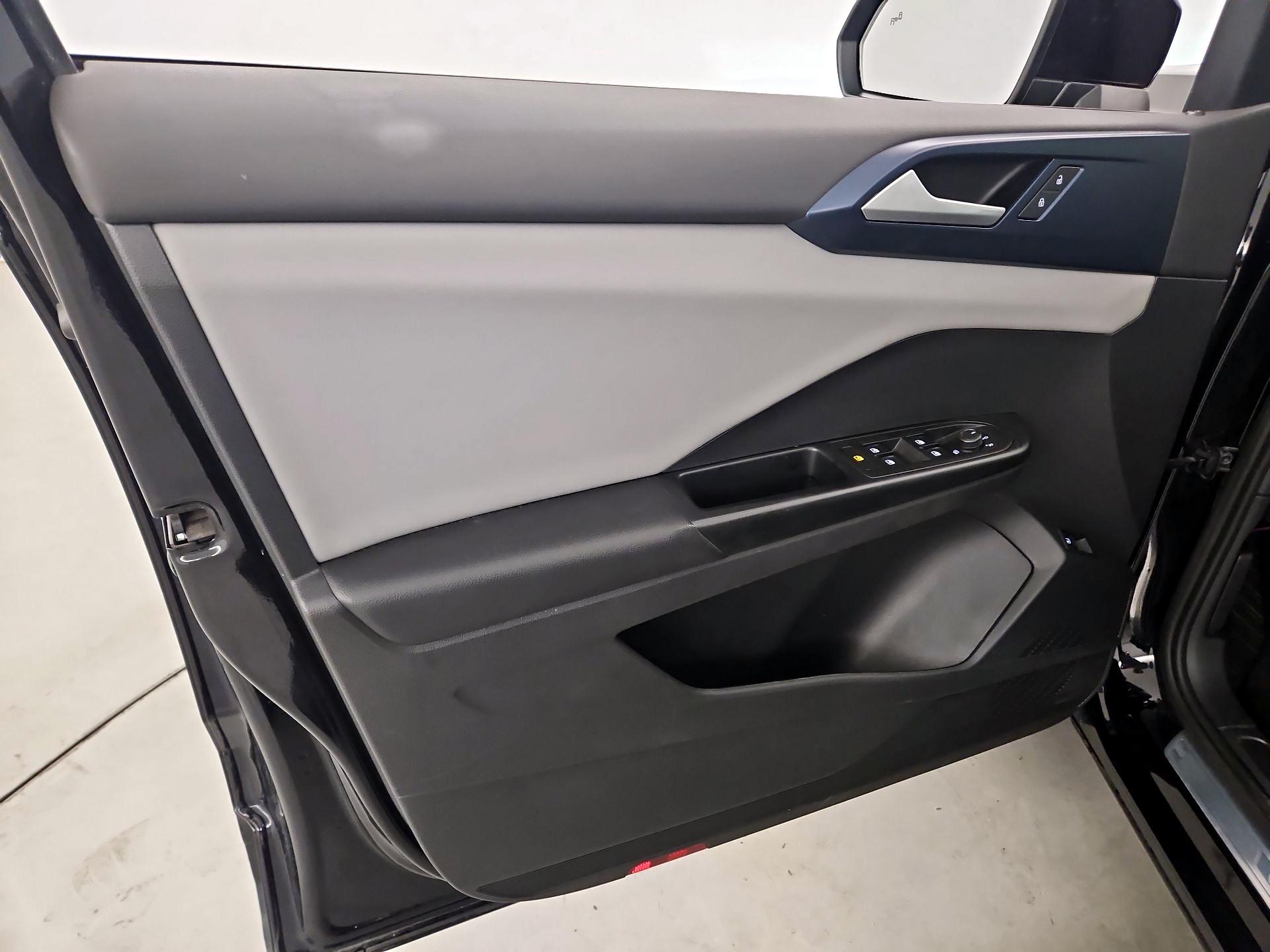 Thumbnail: 2022 Volkswagen Taos - 12