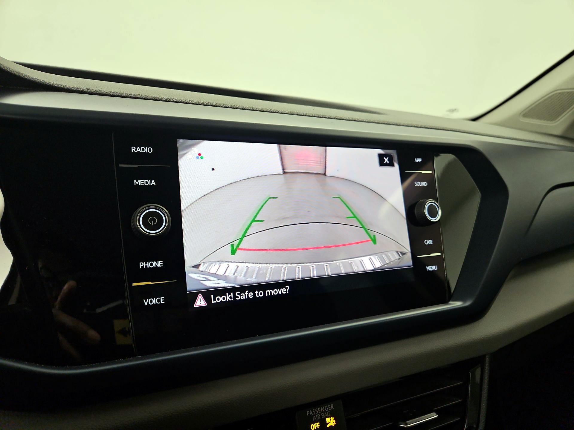 Thumbnail: 2022 Volkswagen Taos - 14