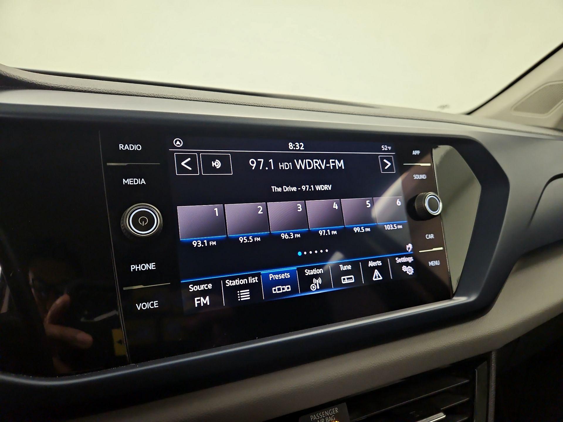 Thumbnail: 2022 Volkswagen Taos - 15