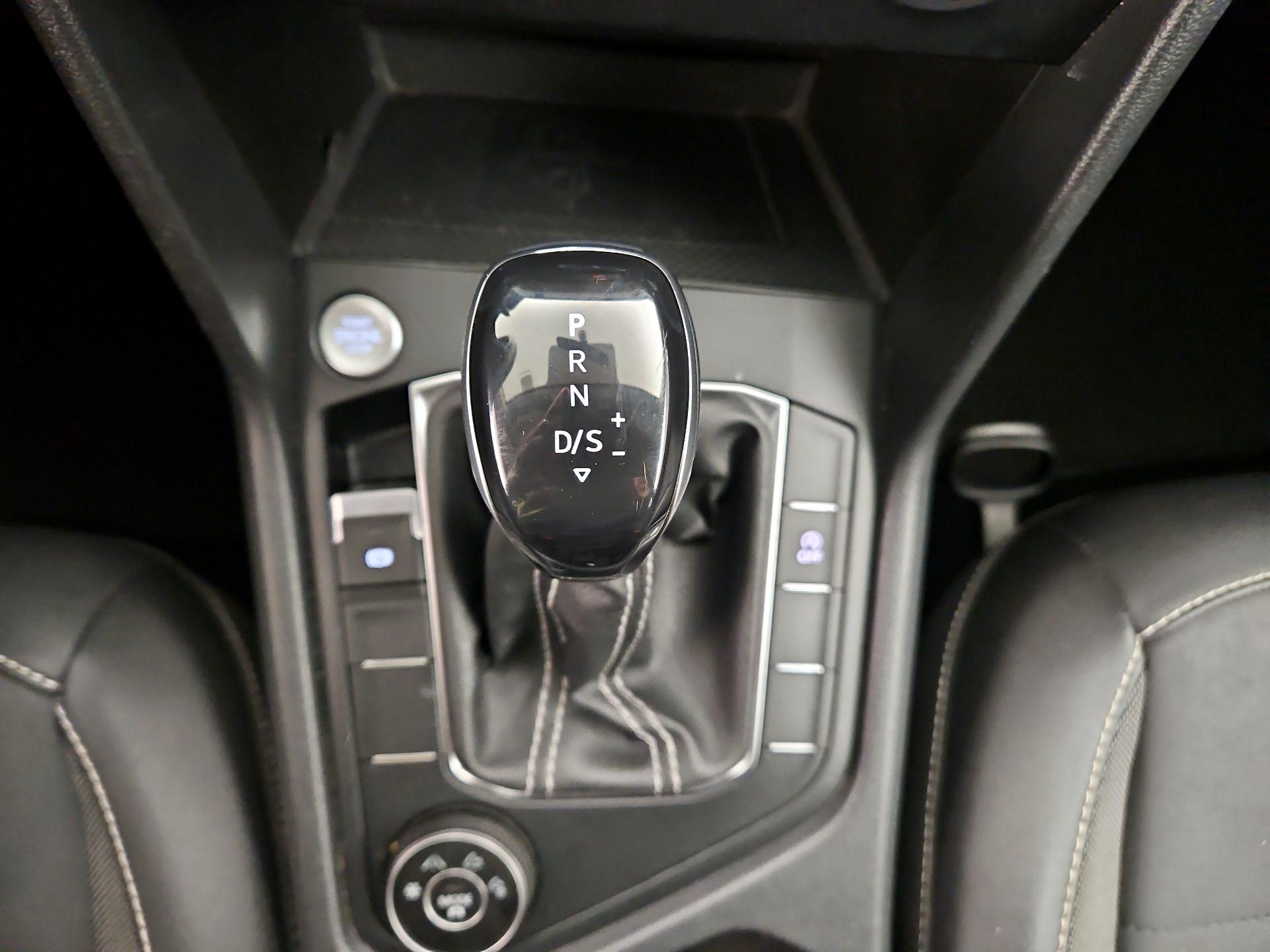 Thumbnail: 2022 Volkswagen Taos - 17