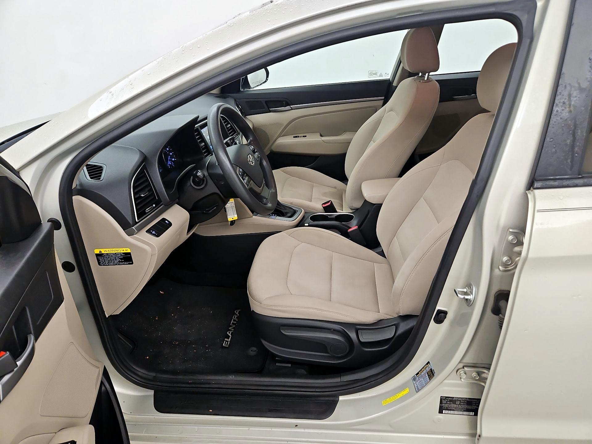 Thumbnail: 2017 Hyundai Elantra - 11