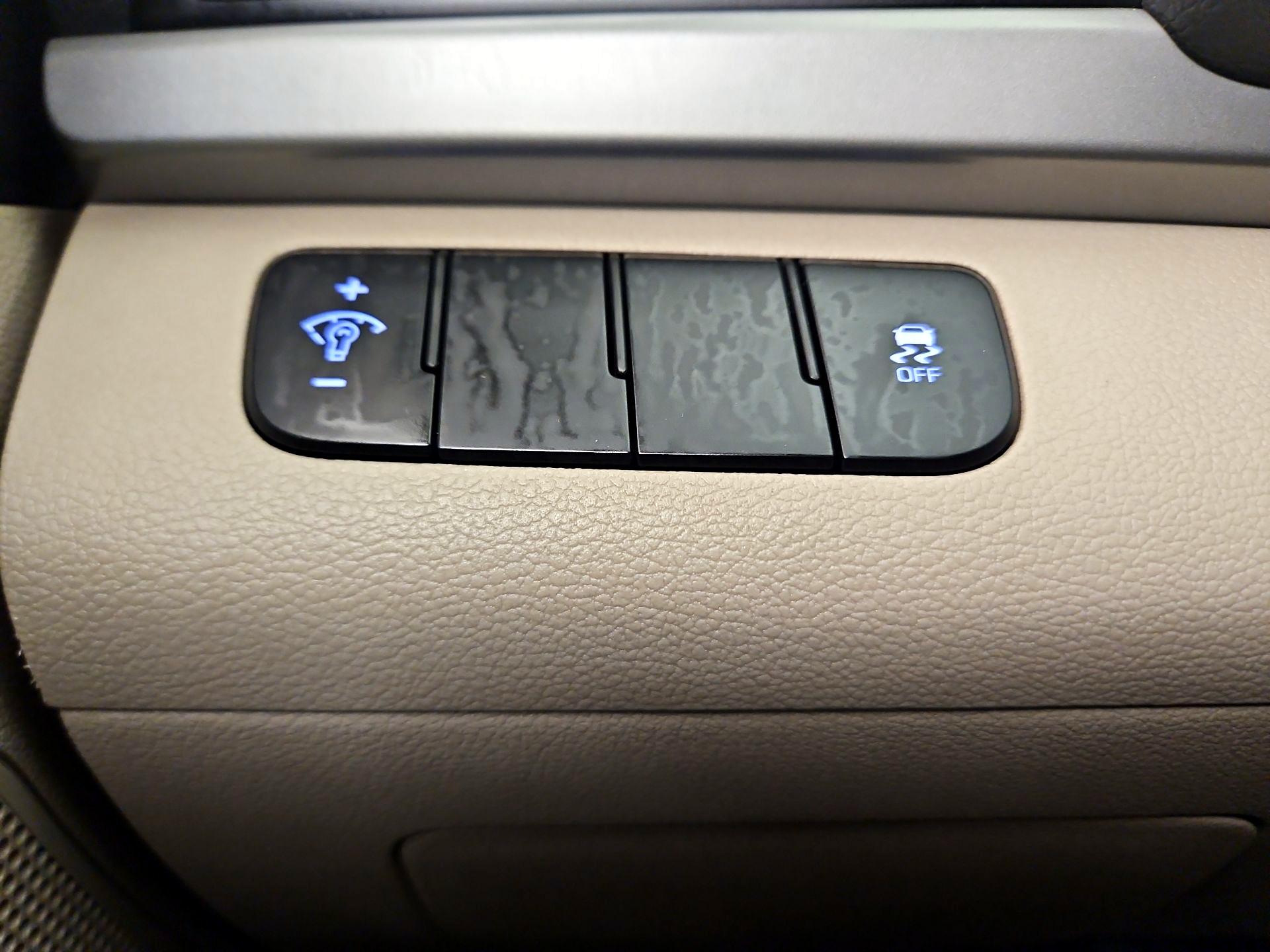 Thumbnail: 2017 Hyundai Elantra - 13