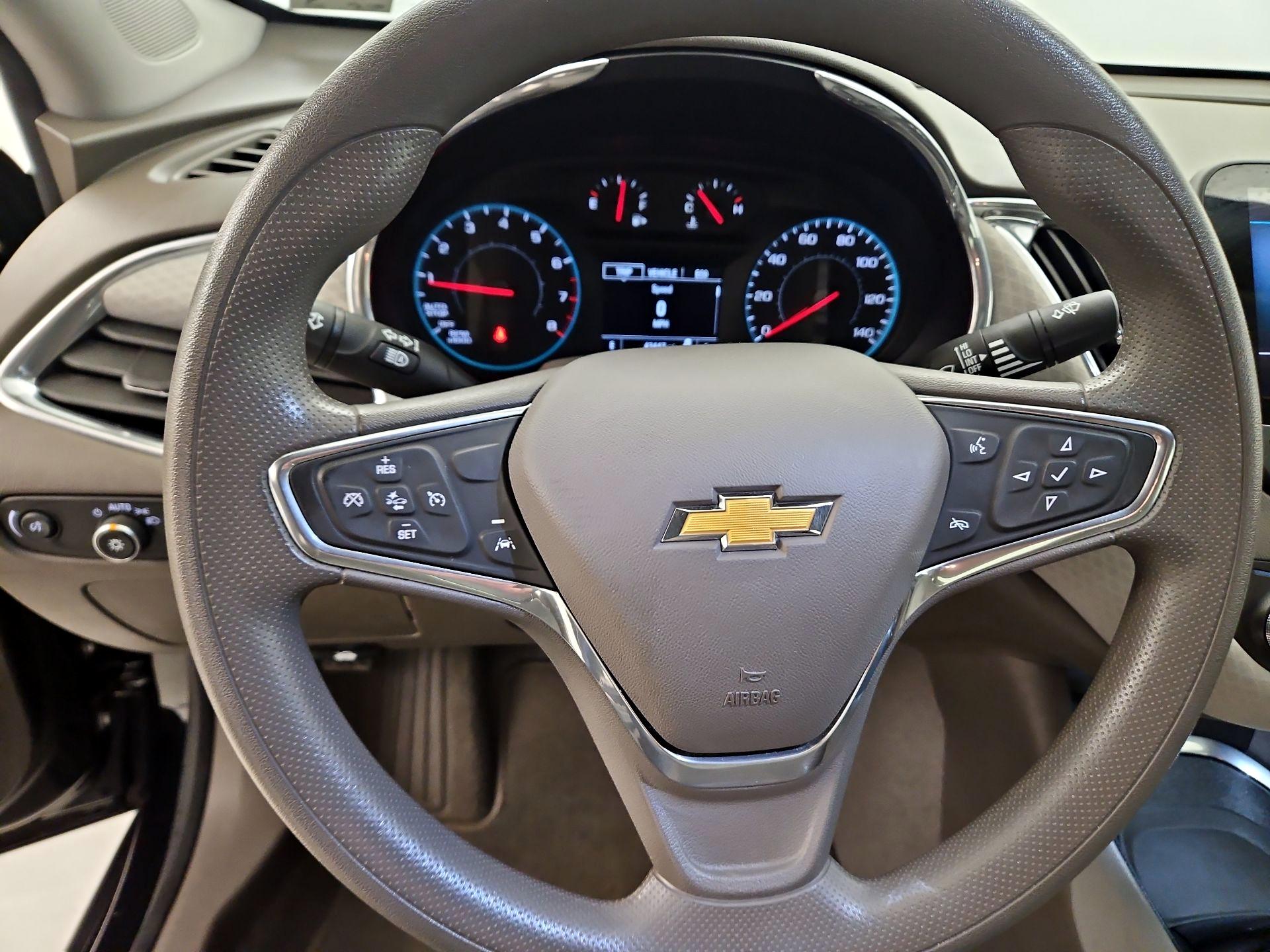 Thumbnail: 2020 Chevrolet Malibu - 10