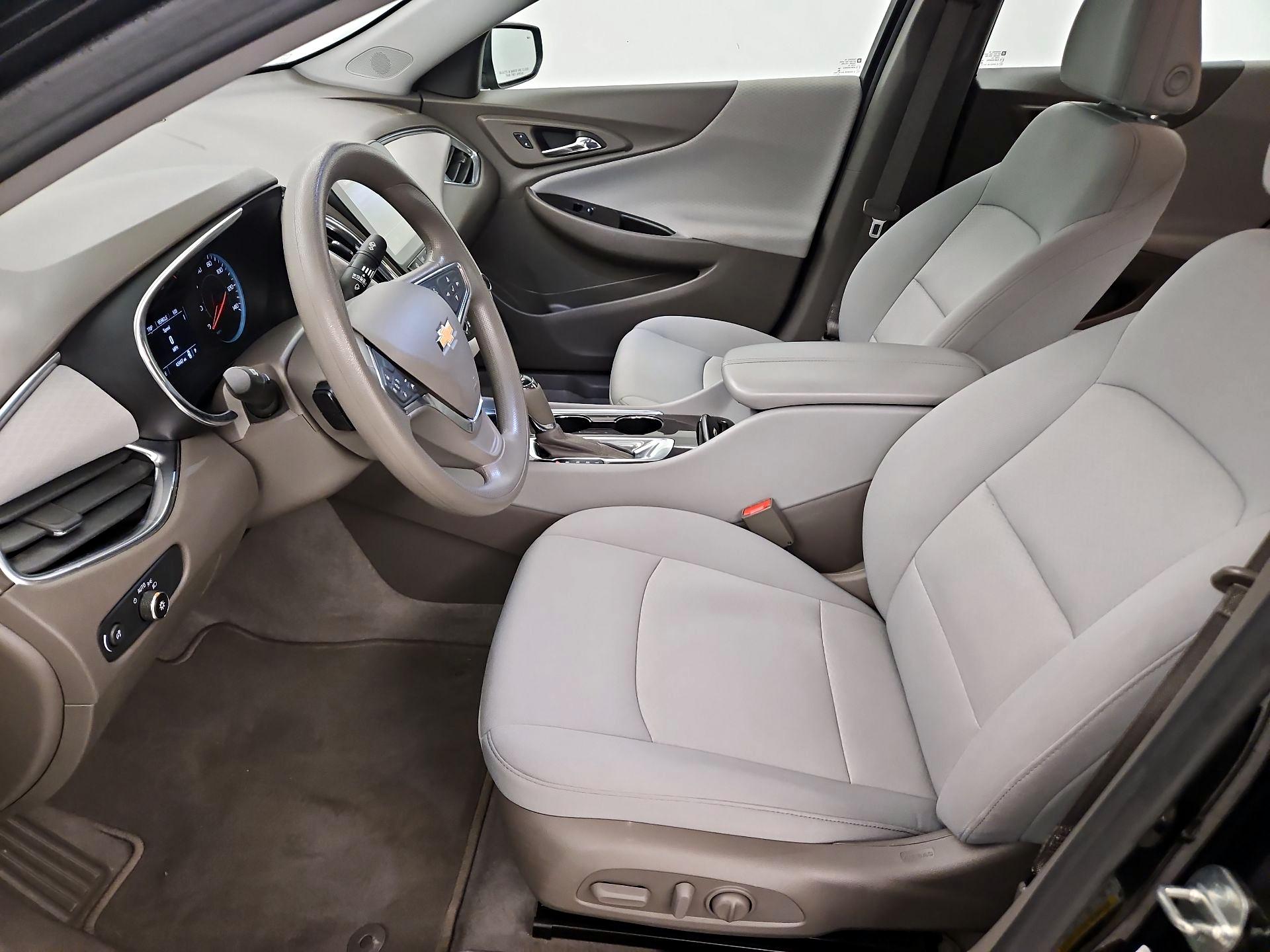 Thumbnail: 2020 Chevrolet Malibu - 11
