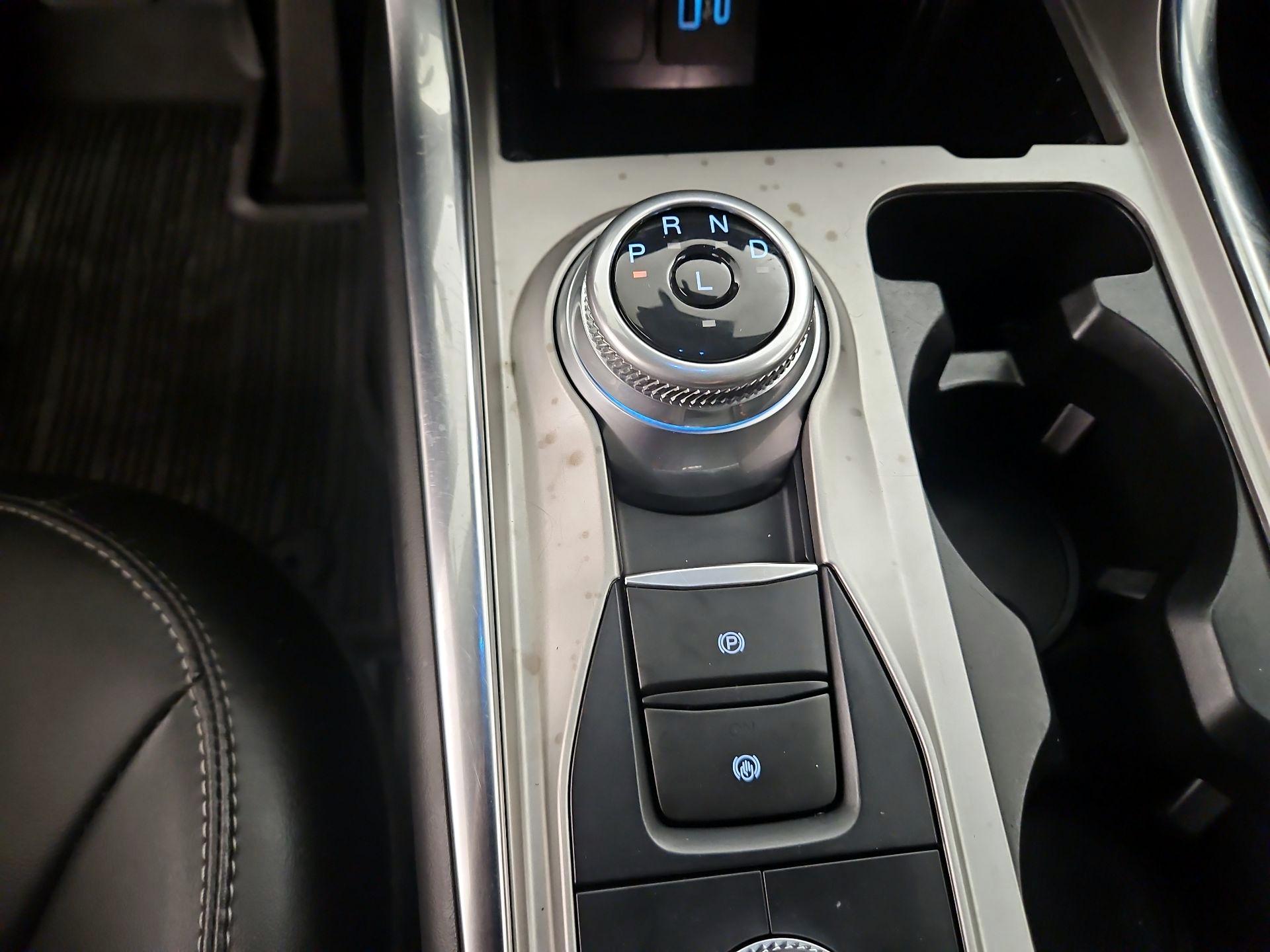 Thumbnail: 2022 Ford Explorer - 18