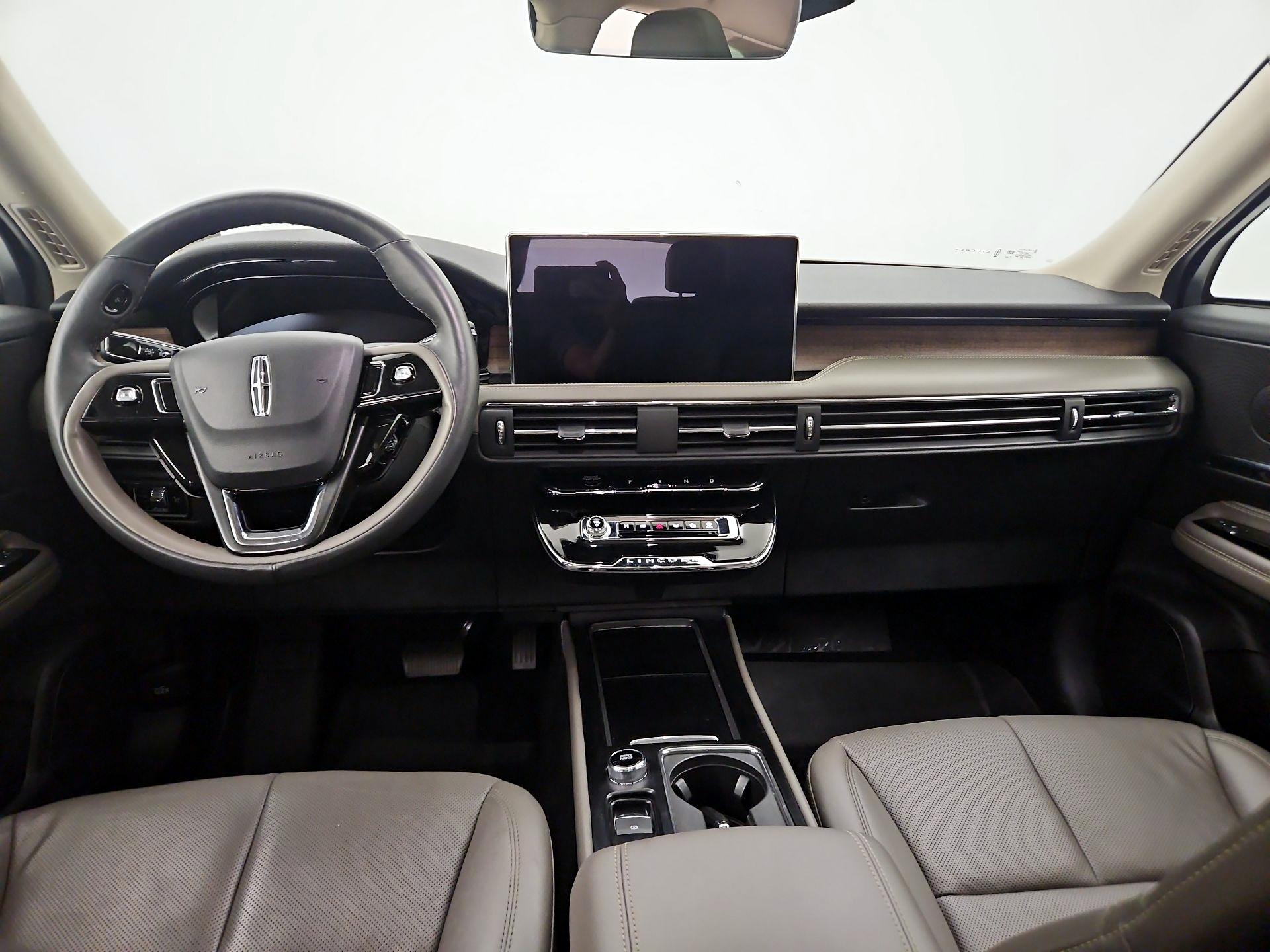 Thumbnail: 2023 Lincoln Corsair - 9