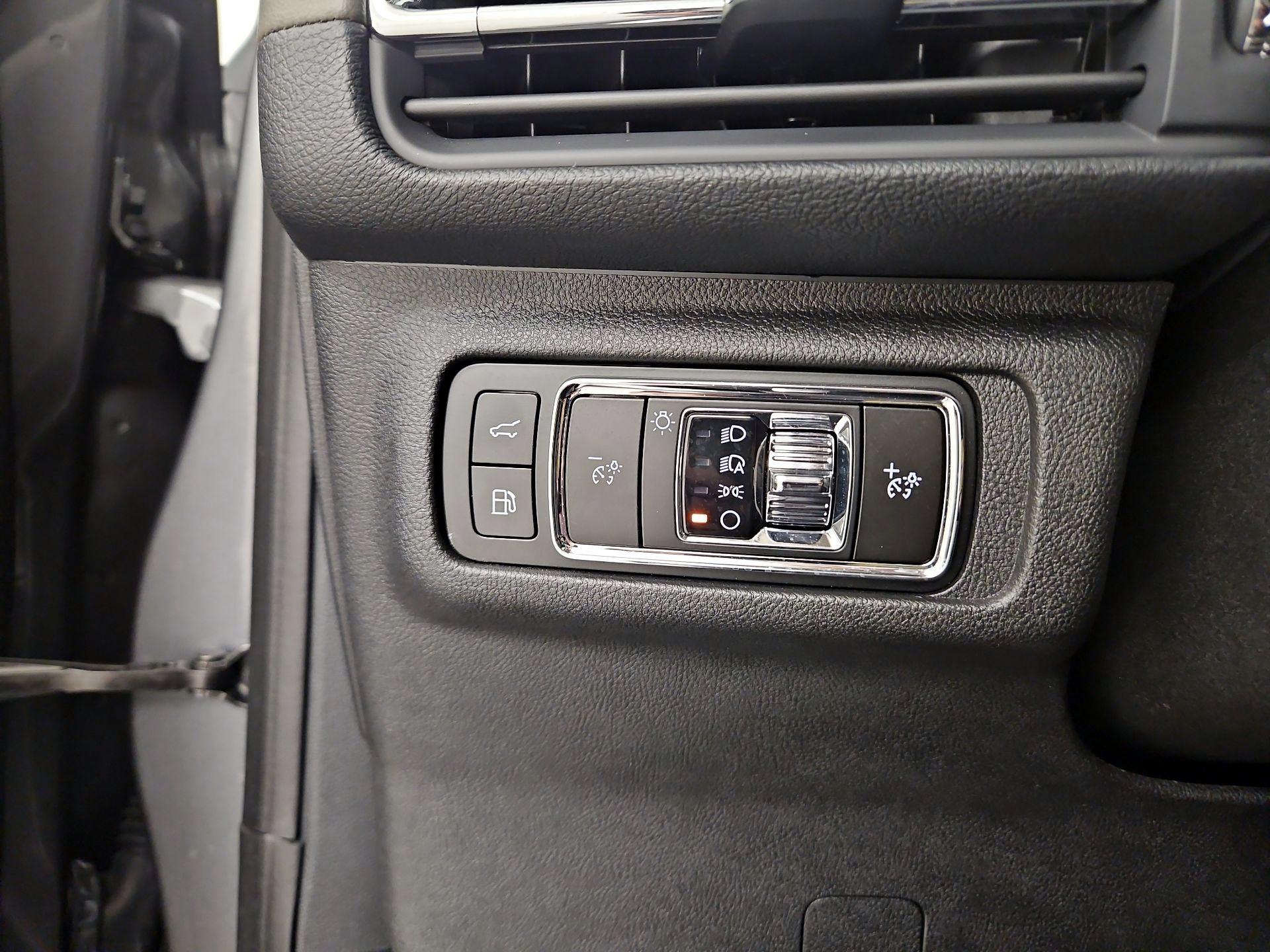 Thumbnail: 2023 Lincoln Corsair - 13