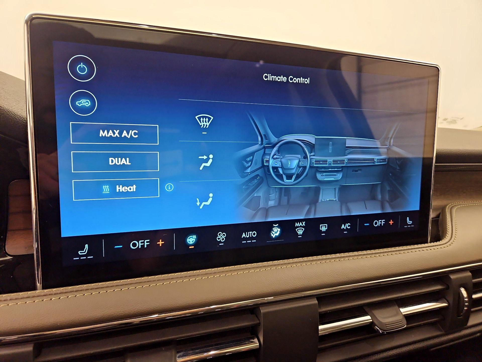 Thumbnail: 2023 Lincoln Corsair - 17