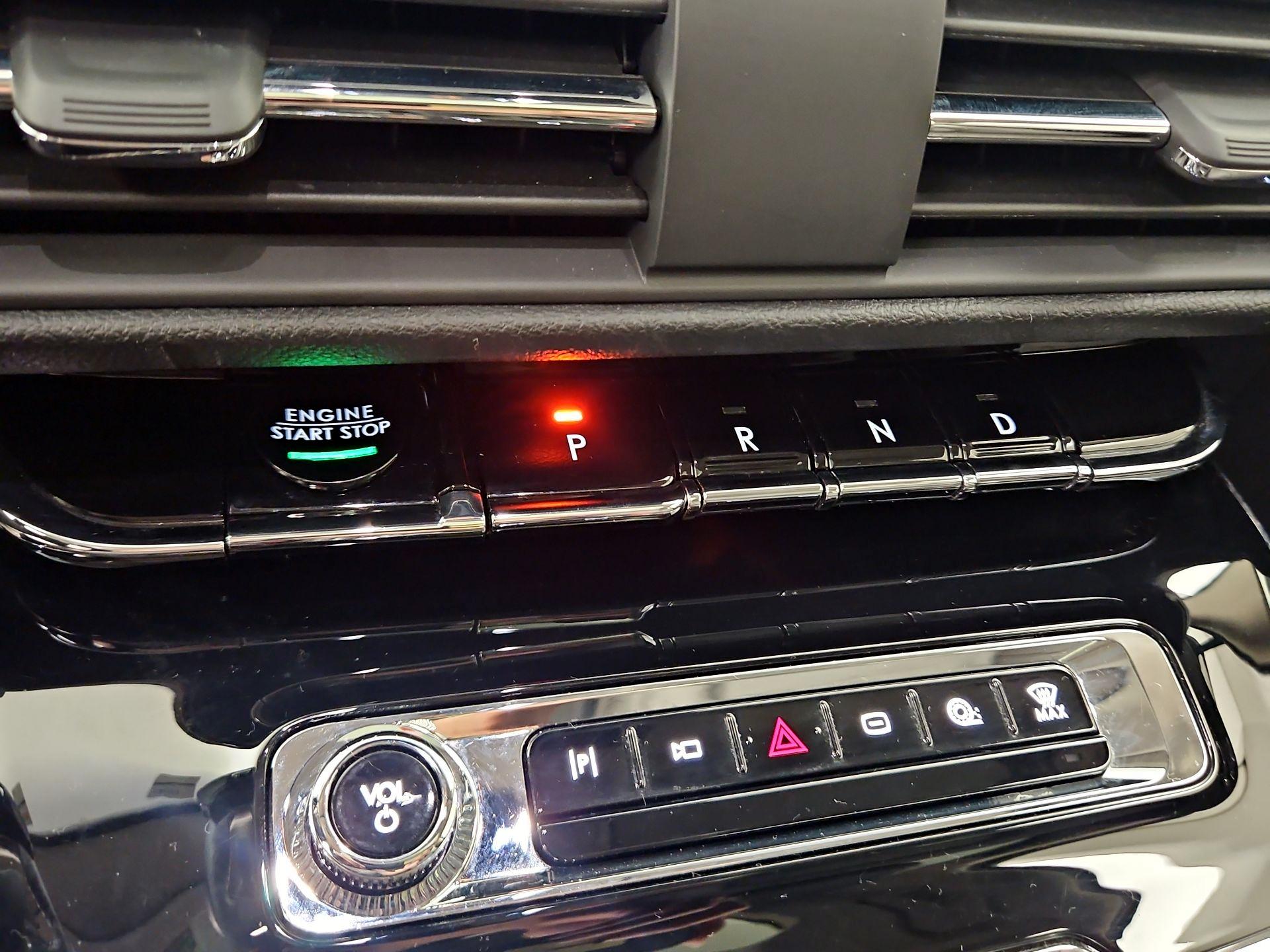 Thumbnail: 2023 Lincoln Corsair - 18