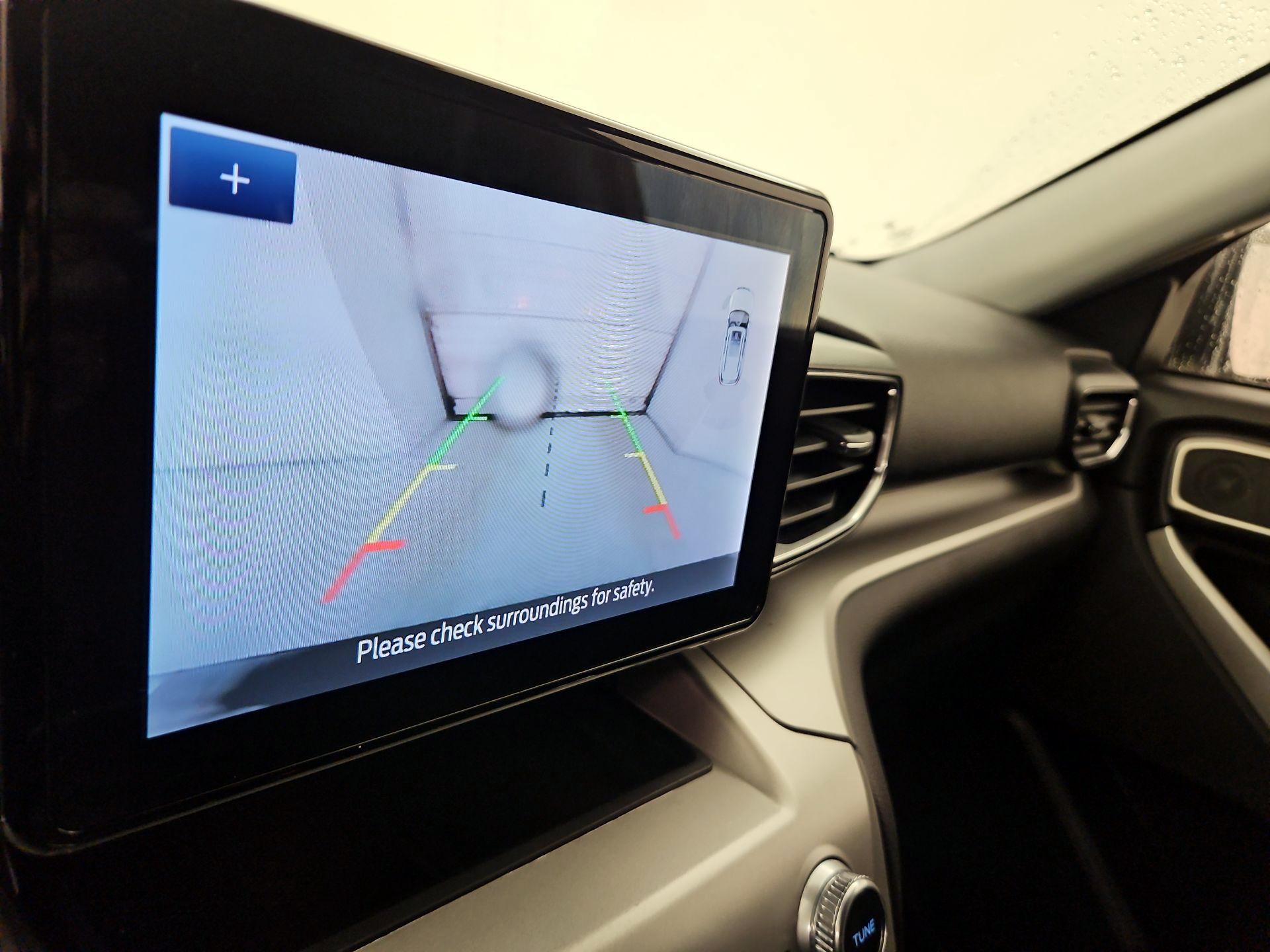 Thumbnail: 2022 Ford Explorer - 14