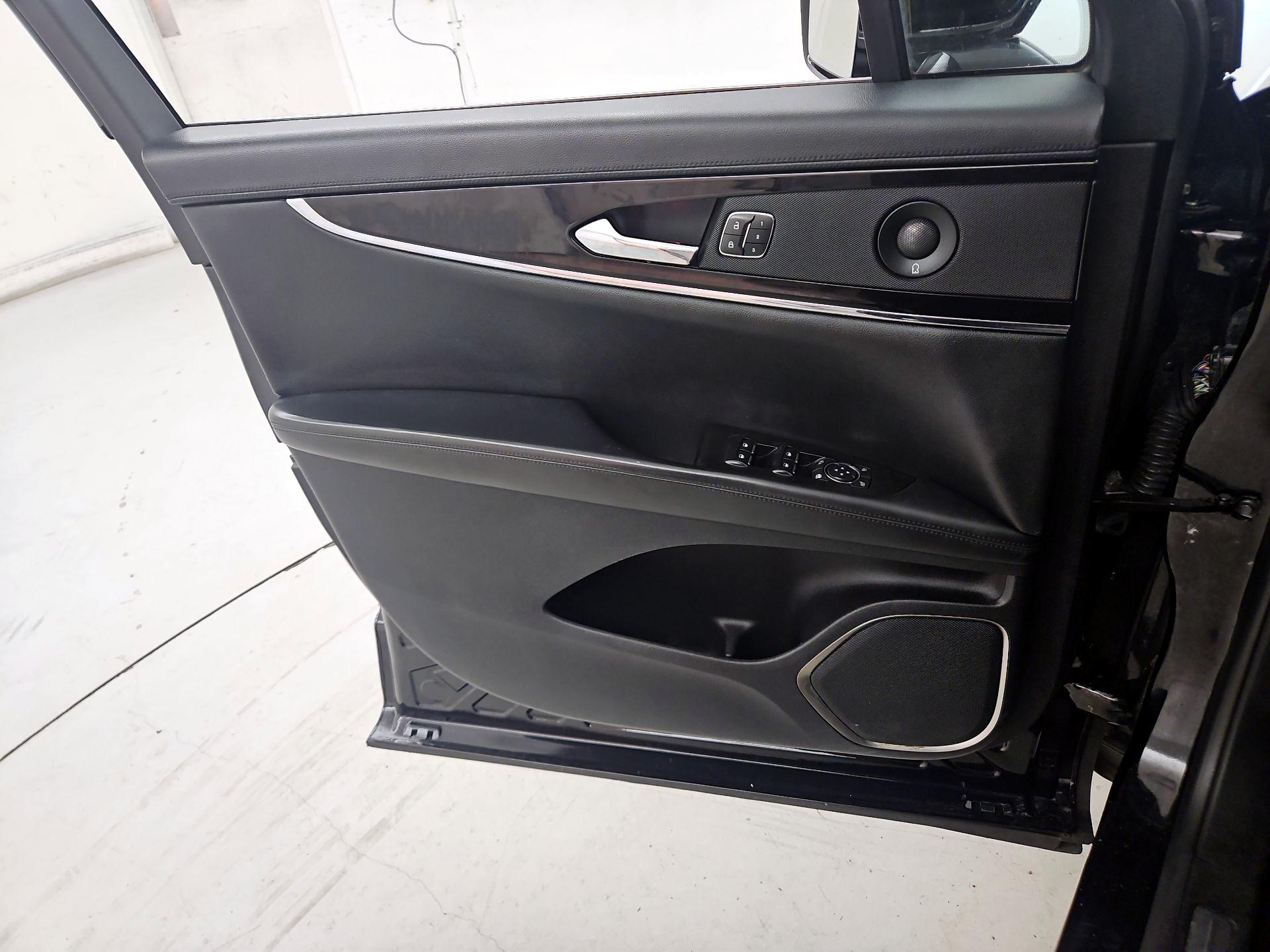 Thumbnail: 2021 Lincoln Nautilus - 12