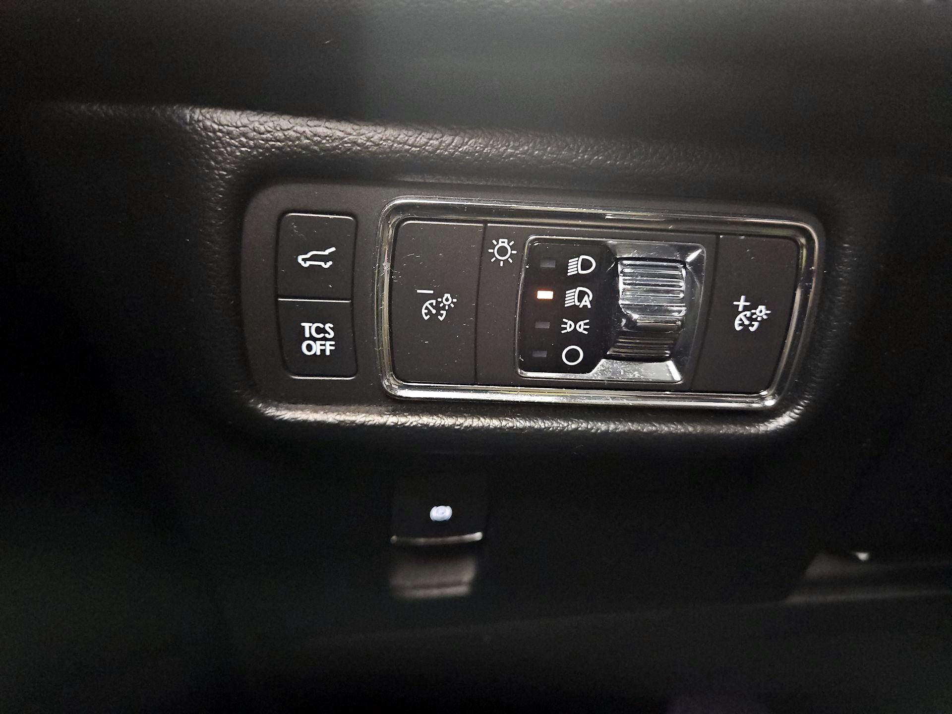 Thumbnail: 2021 Lincoln Nautilus - 13