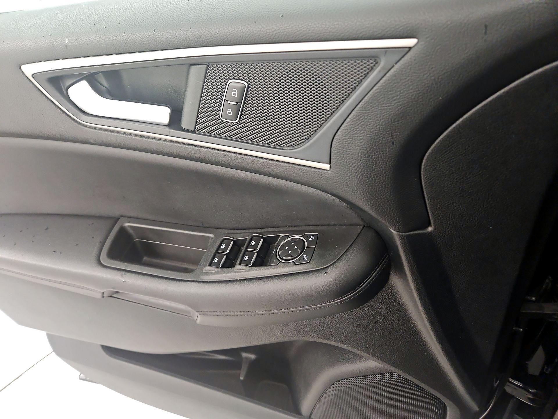 Thumbnail: 2022 Ford Edge - 12