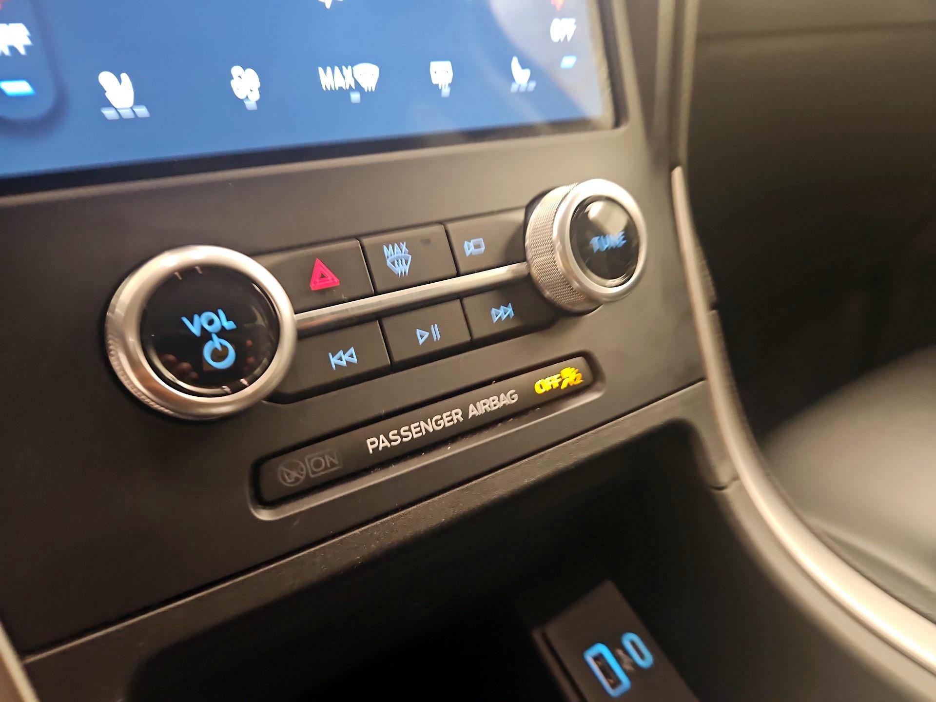 Thumbnail: 2022 Ford Edge - 16