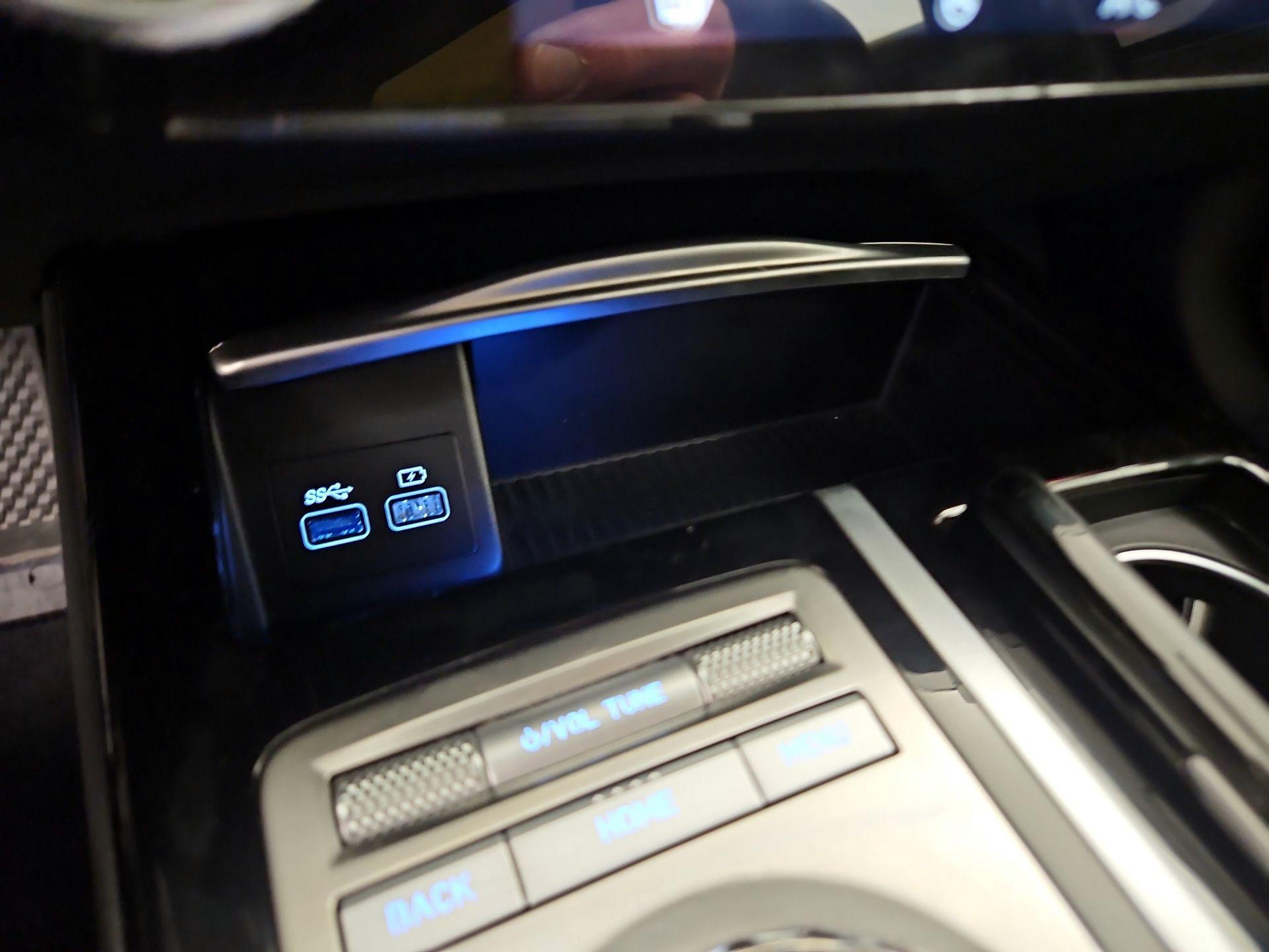 Thumbnail: 2024 Genesis G80 - 19