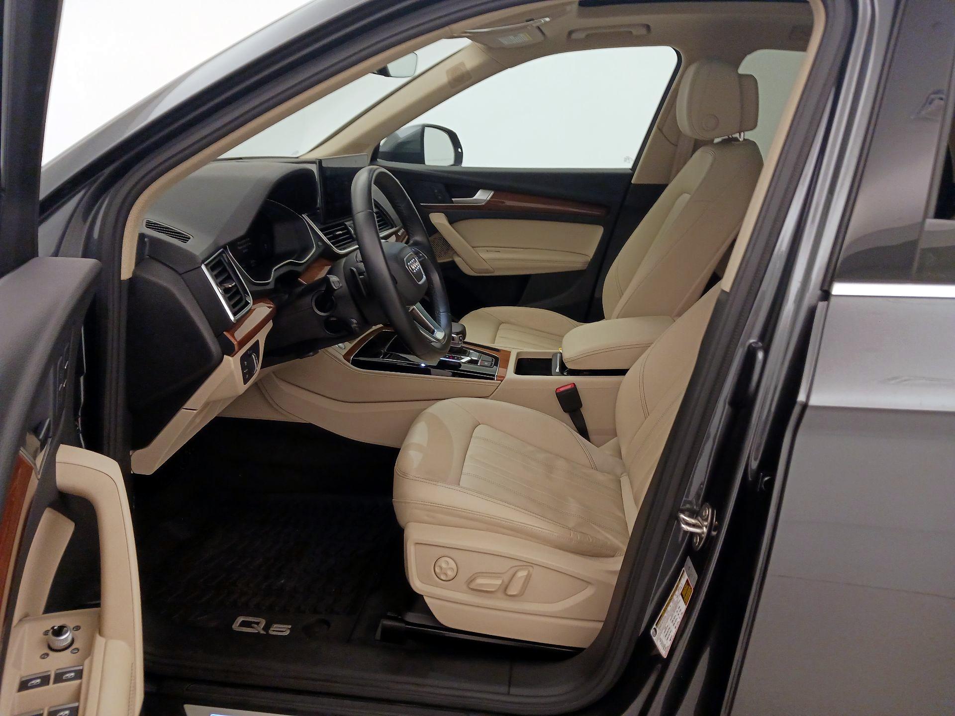 Thumbnail: 2022 Audi Q5 - 11