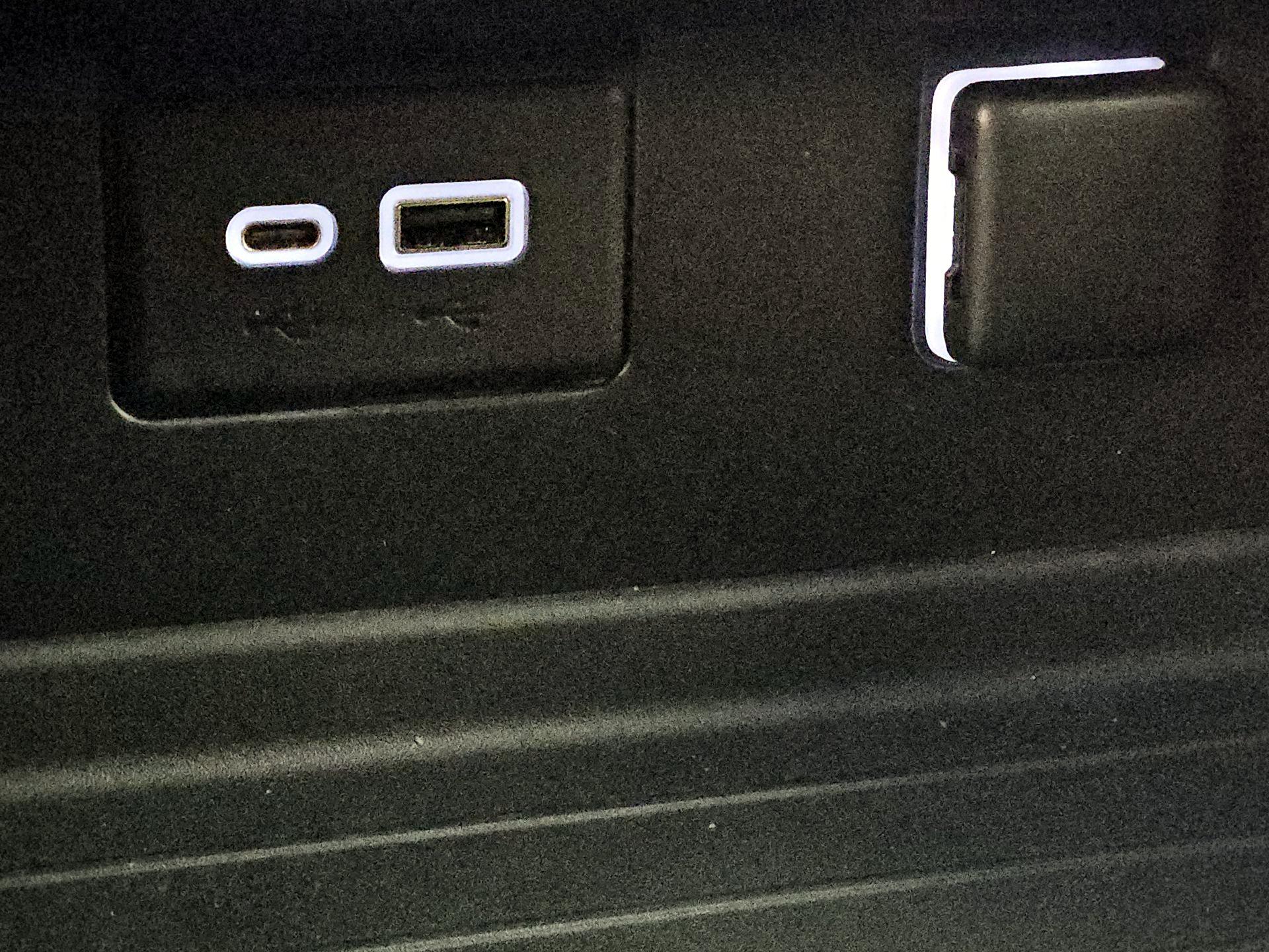 Thumbnail: 2022 GMC Yukon - 19