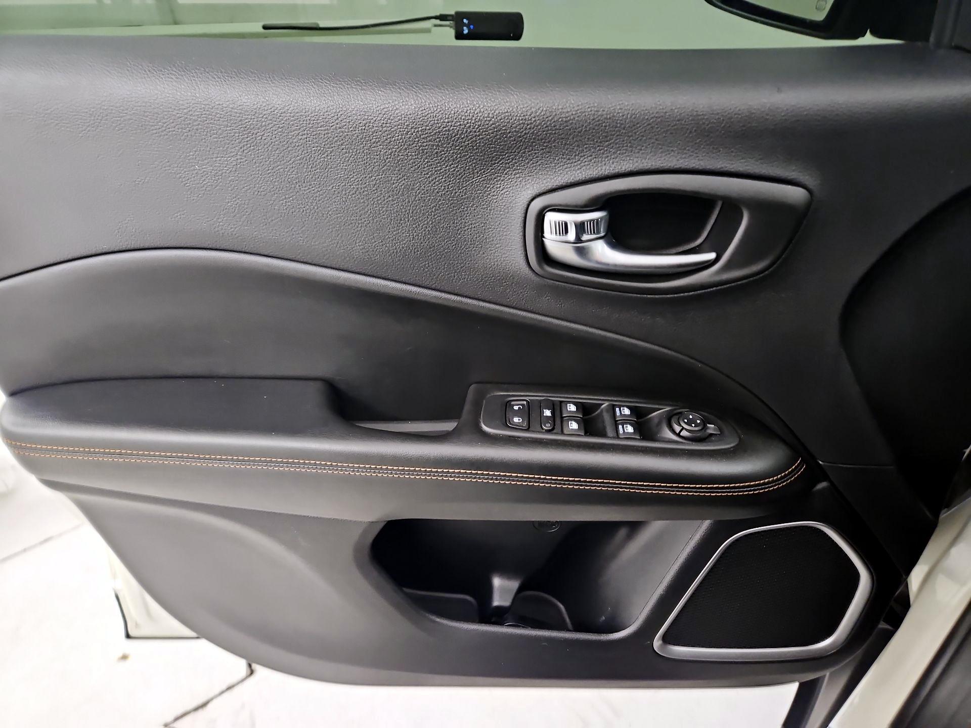 Thumbnail: 2019 Jeep Compass - 12