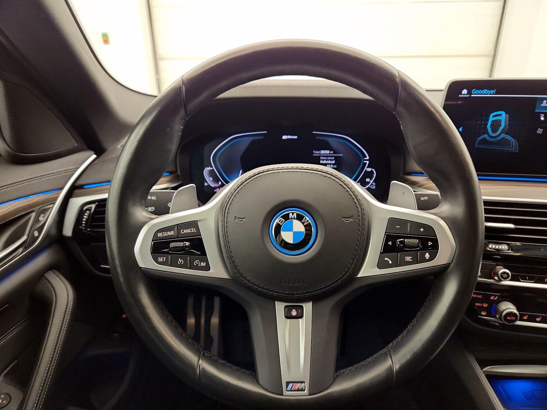 Thumbnail: 2023 BMW 5 Series - 10