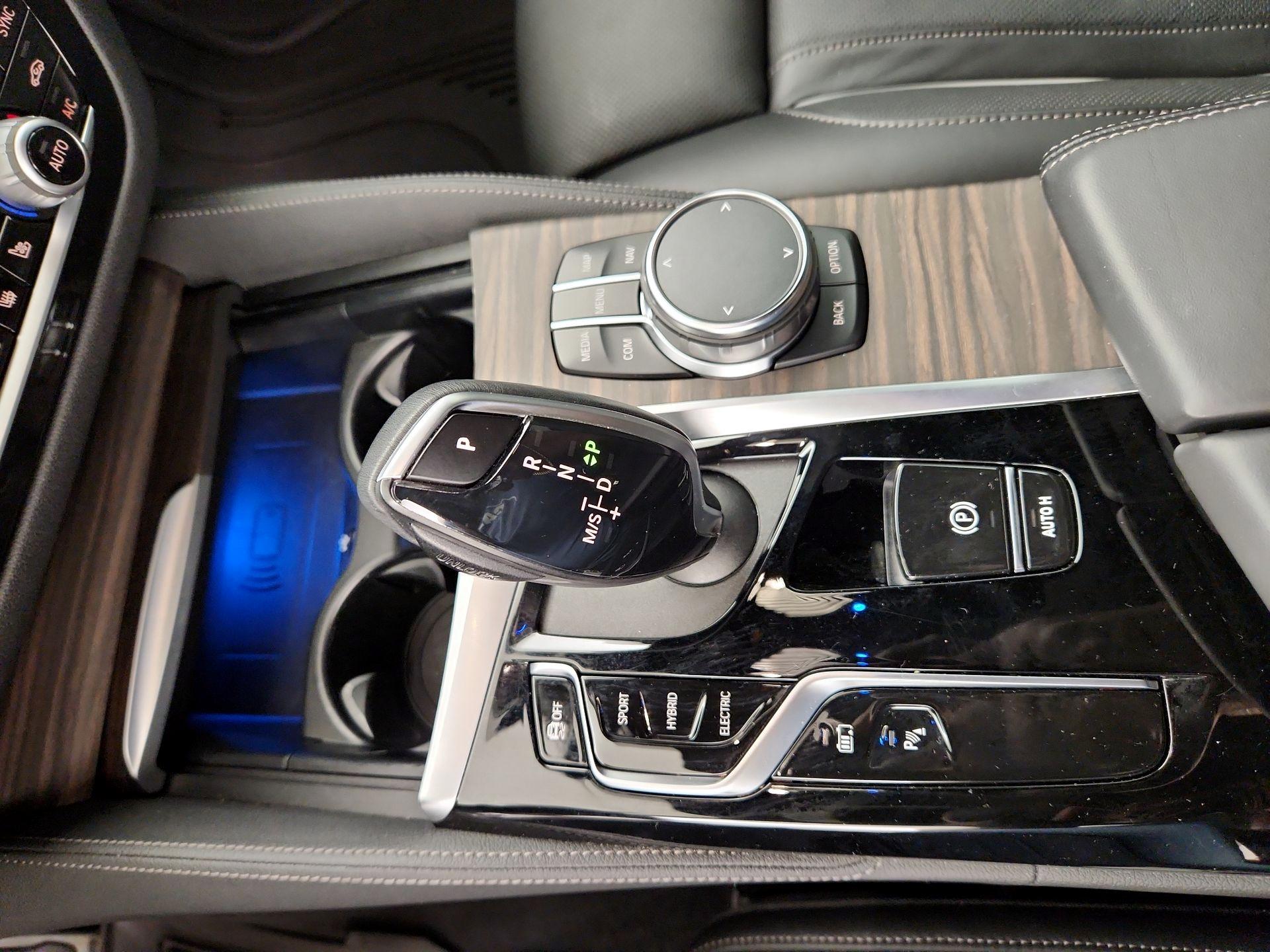 Thumbnail: 2023 BMW 5 Series - 18