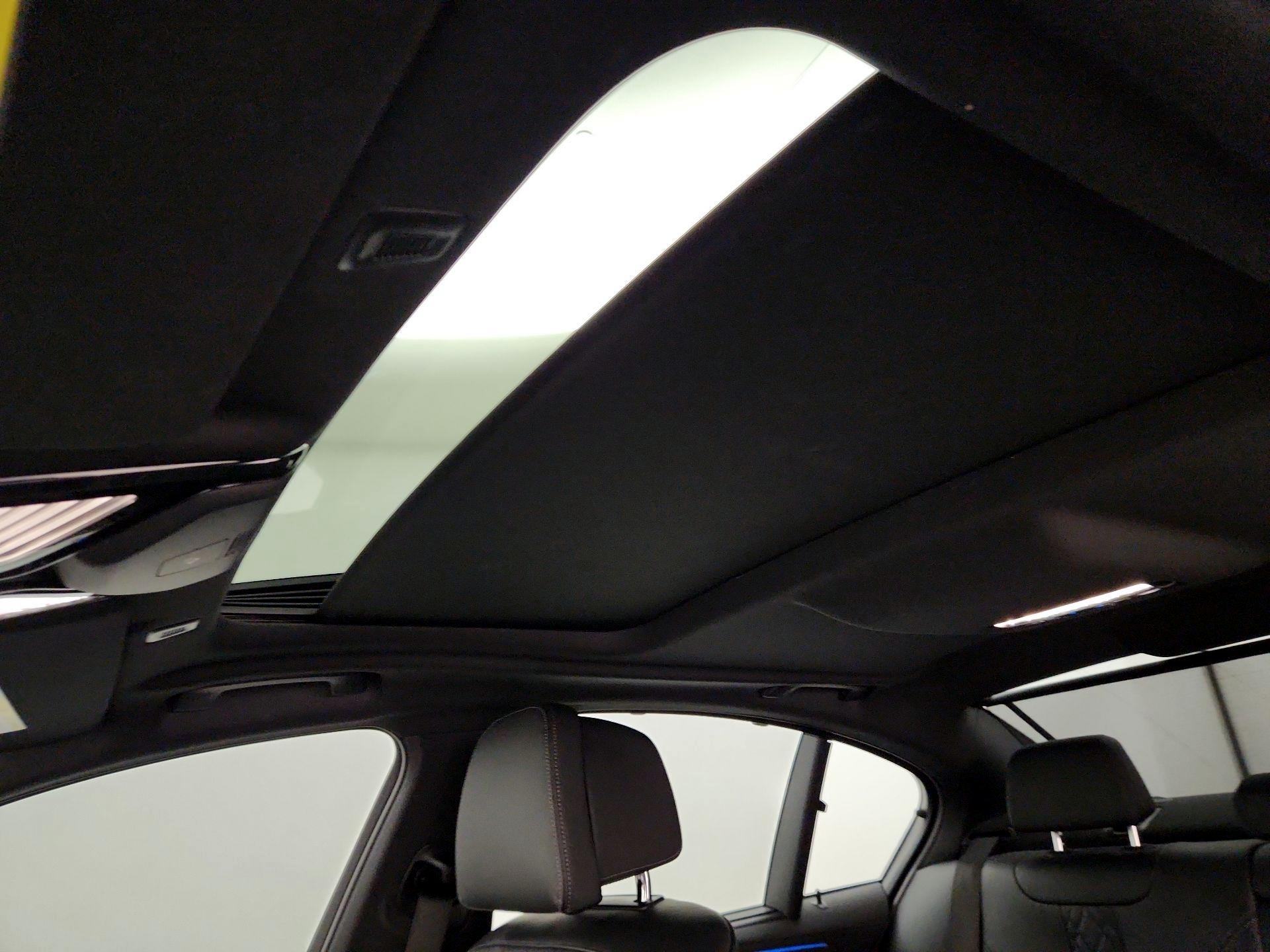 Thumbnail: 2023 BMW 5 Series - 20