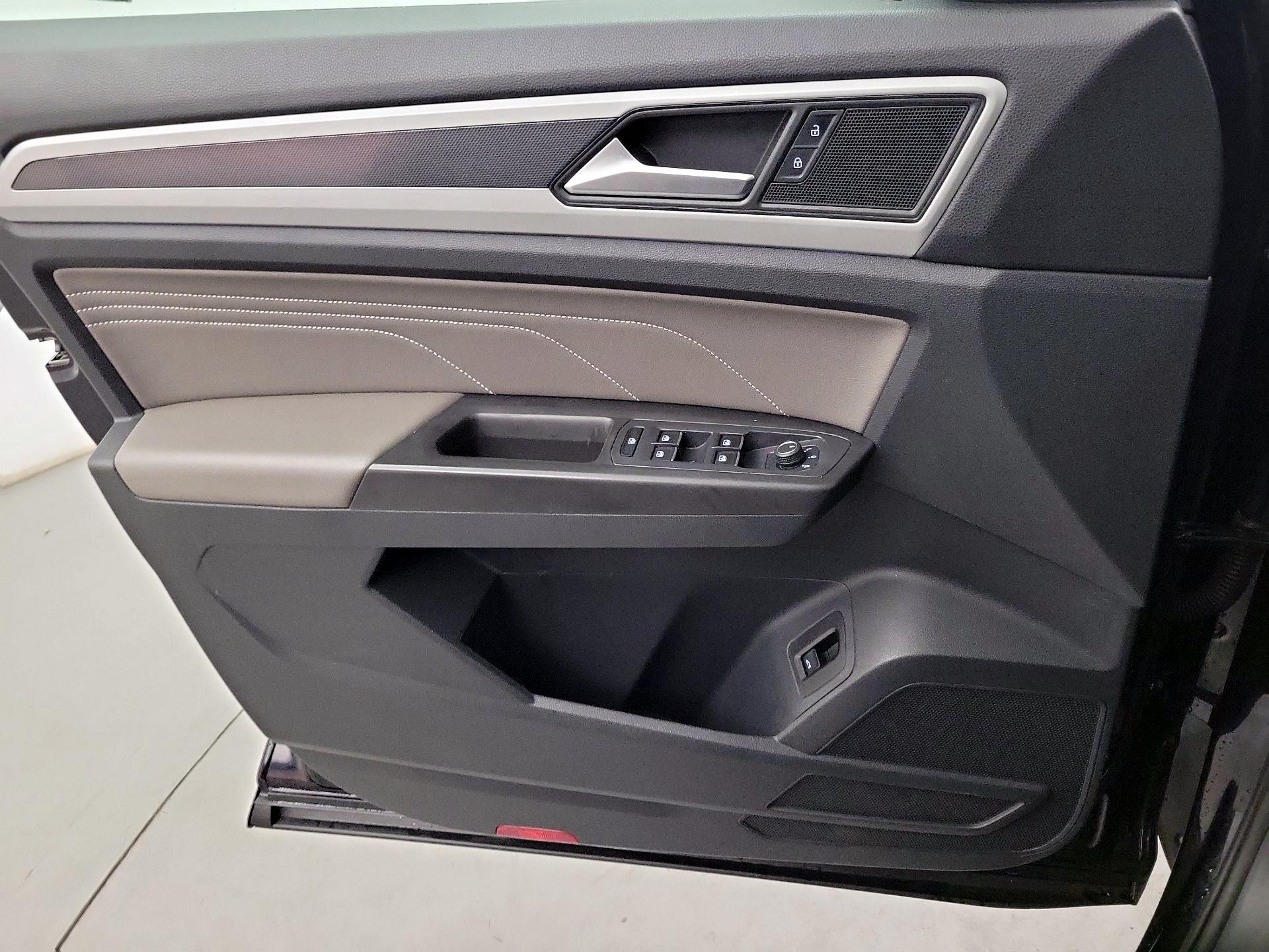 Thumbnail: 2022 Volkswagen Atlas - 10