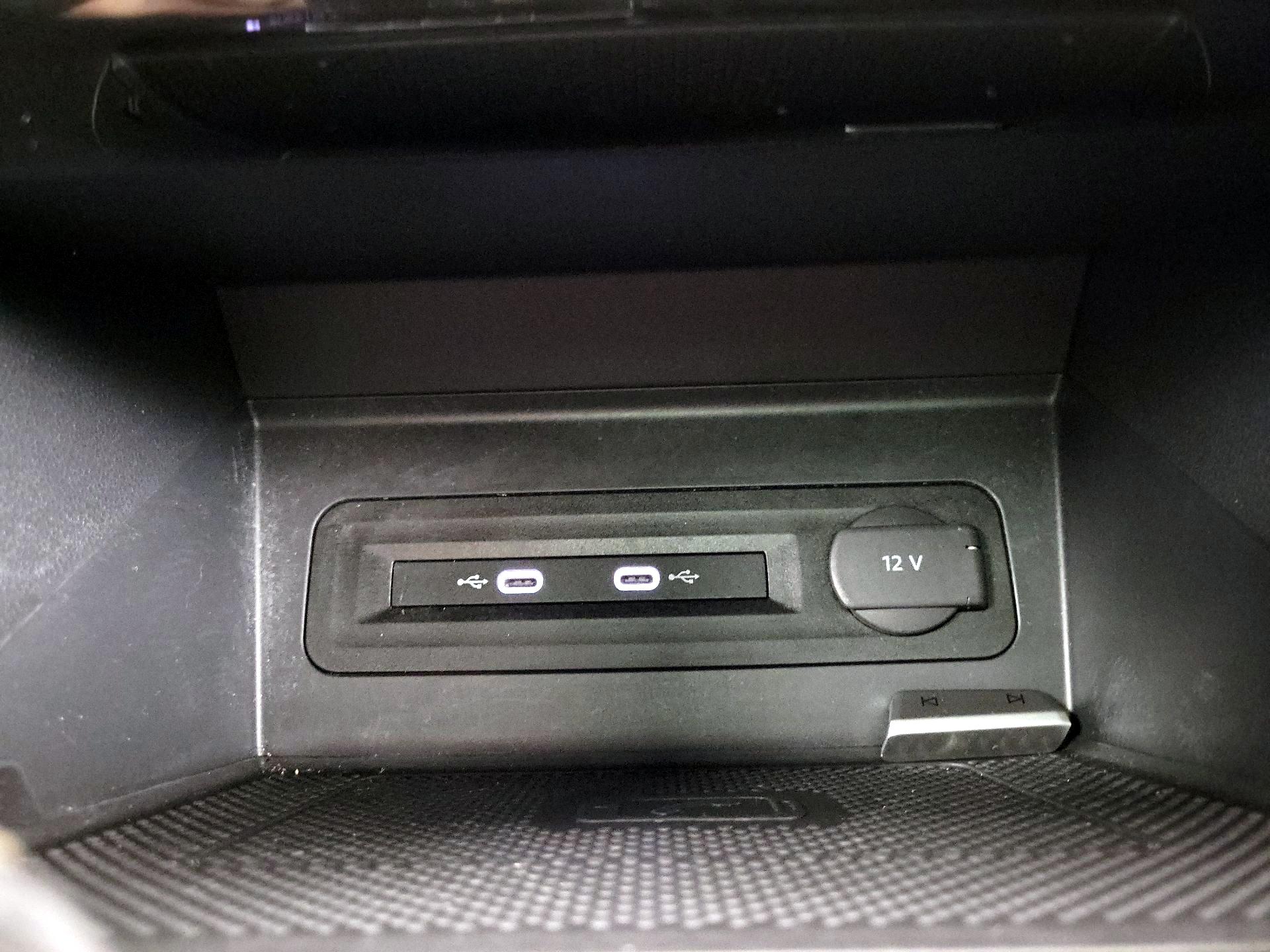 Thumbnail: 2022 Volkswagen Atlas - 16