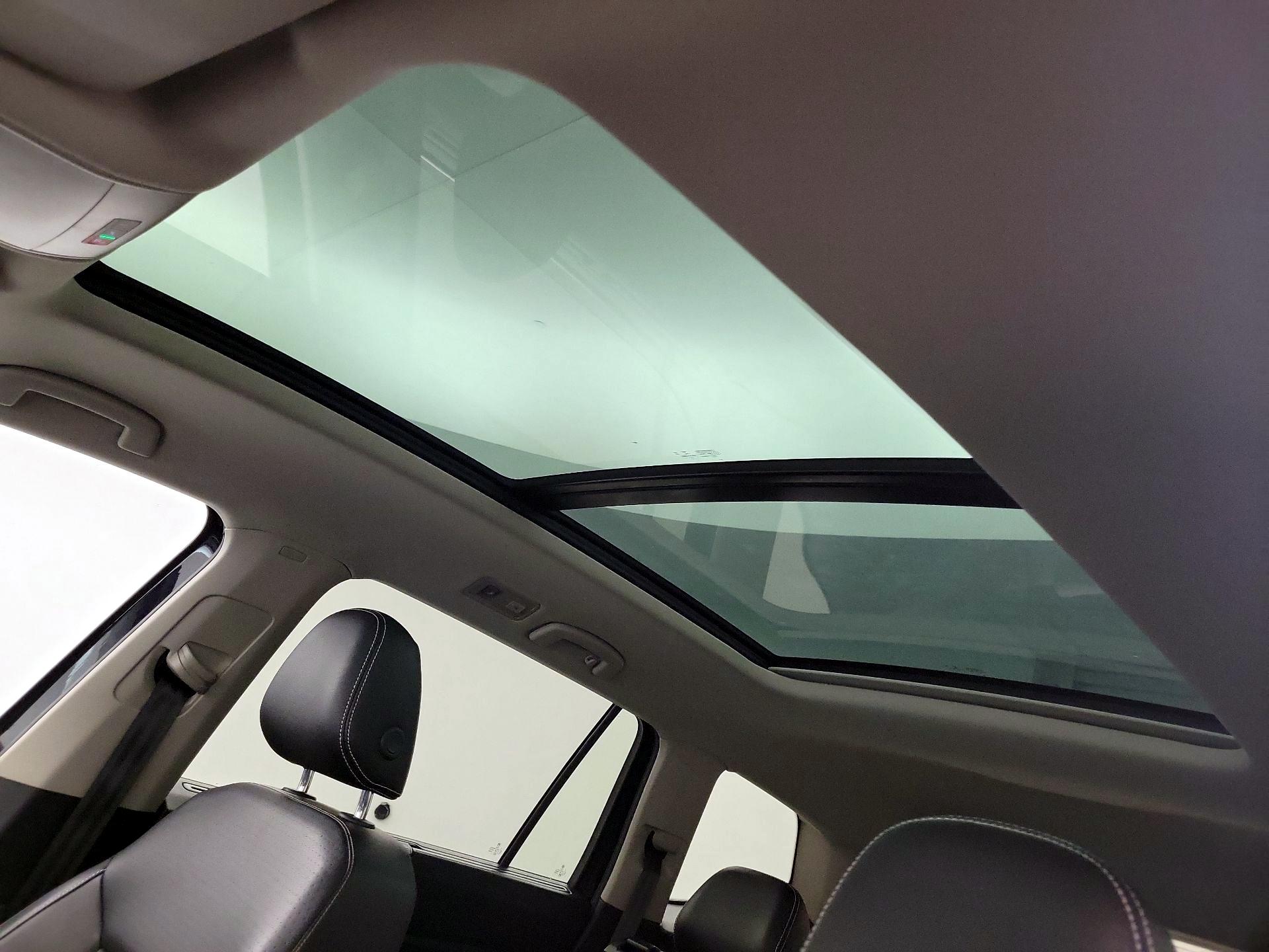 Thumbnail: 2022 Volkswagen Atlas - 17