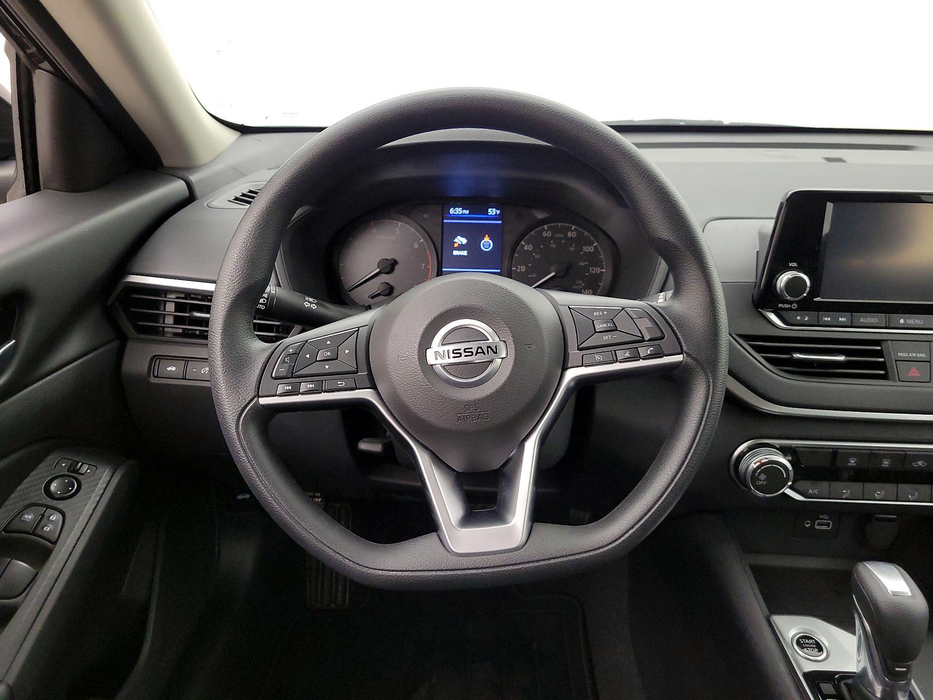 Thumbnail: 2022 Nissan Altima - 10