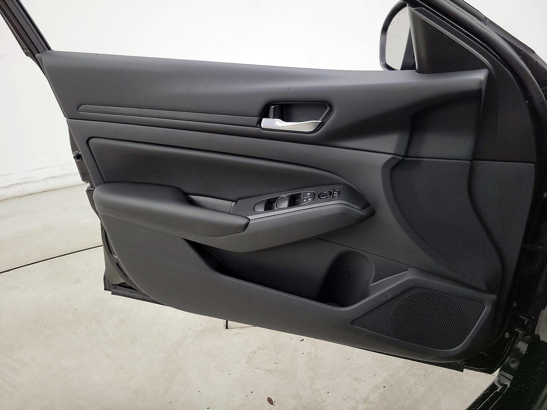 Thumbnail: 2022 Nissan Altima - 12