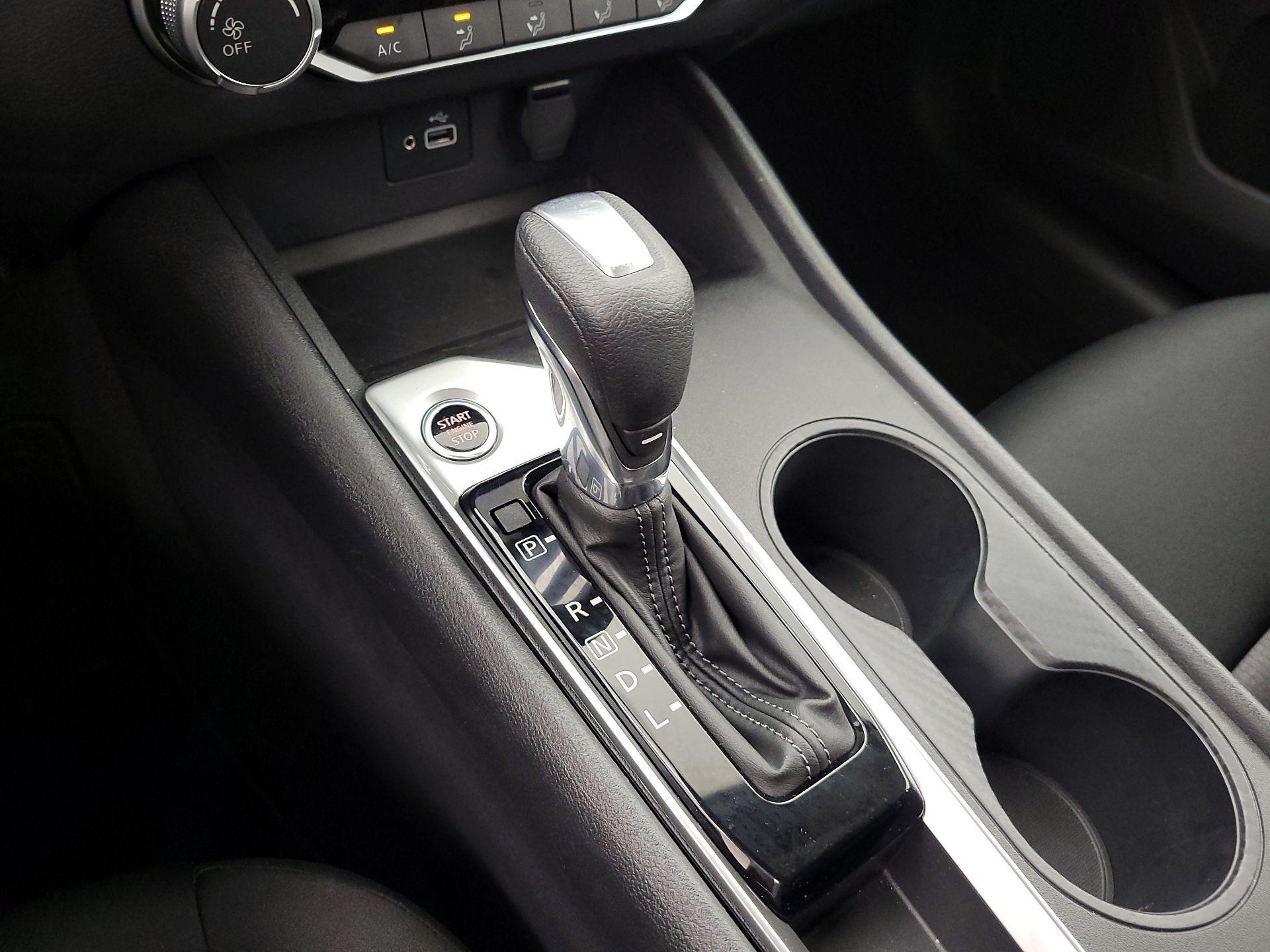 Thumbnail: 2022 Nissan Altima - 17