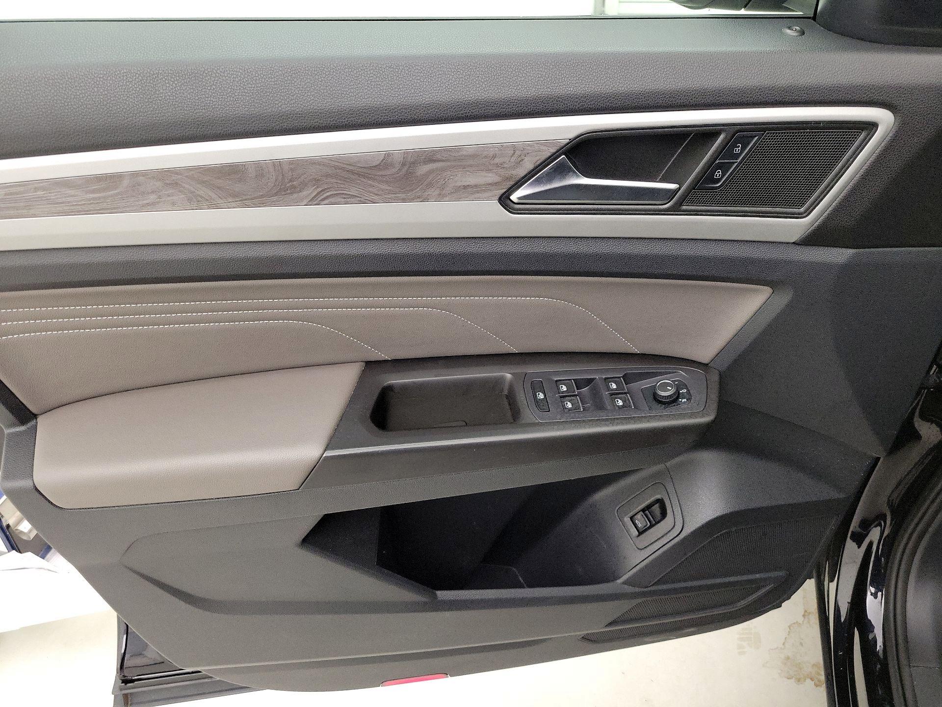 Thumbnail: 2022 Volkswagen Atlas - 12