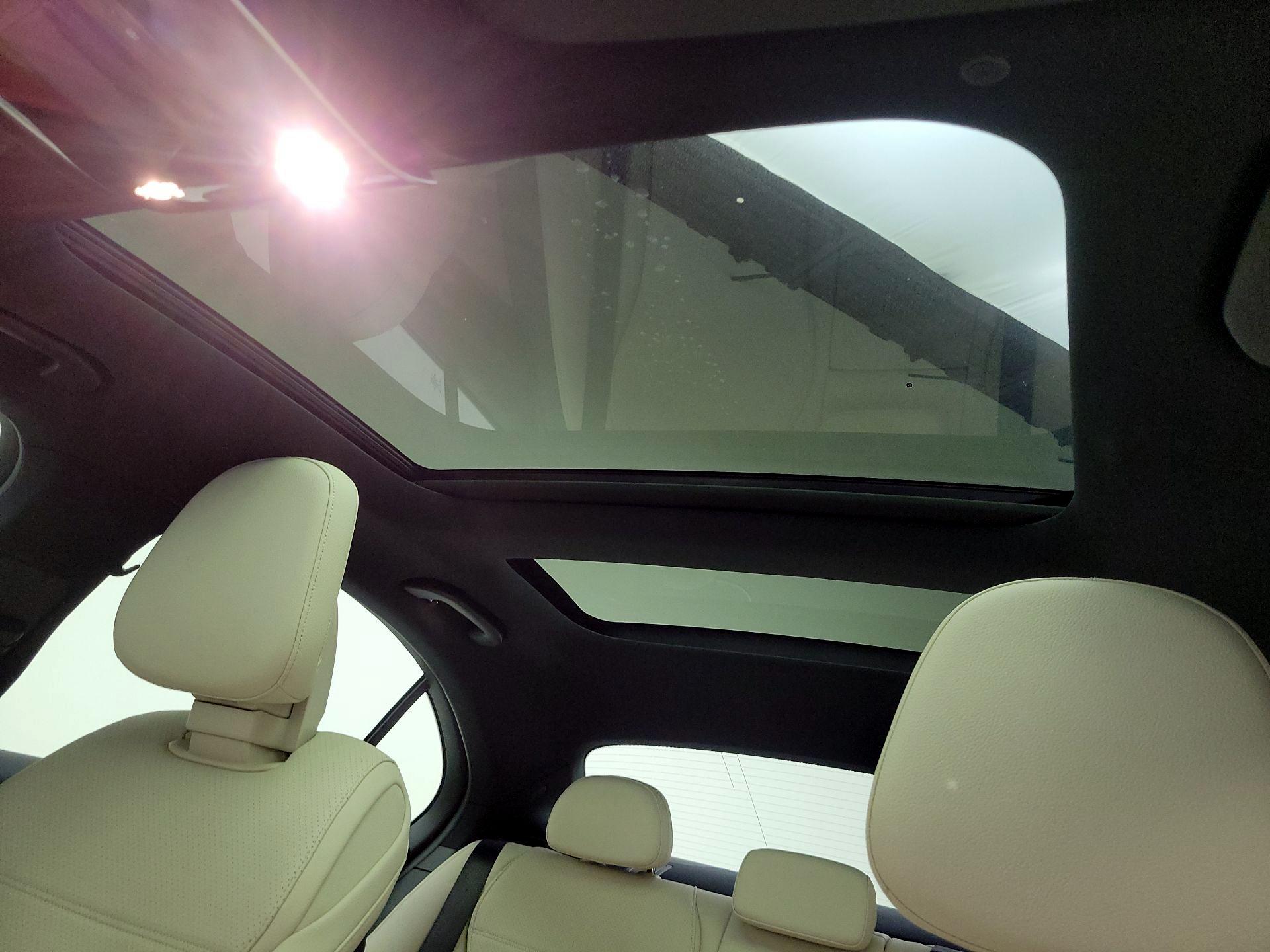 Thumbnail: 2023 Mercedes-Benz C-Class - 20