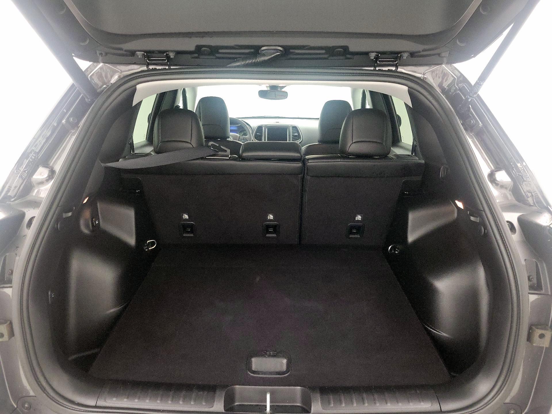 Thumbnail: 2021 Jeep Cherokee - 20