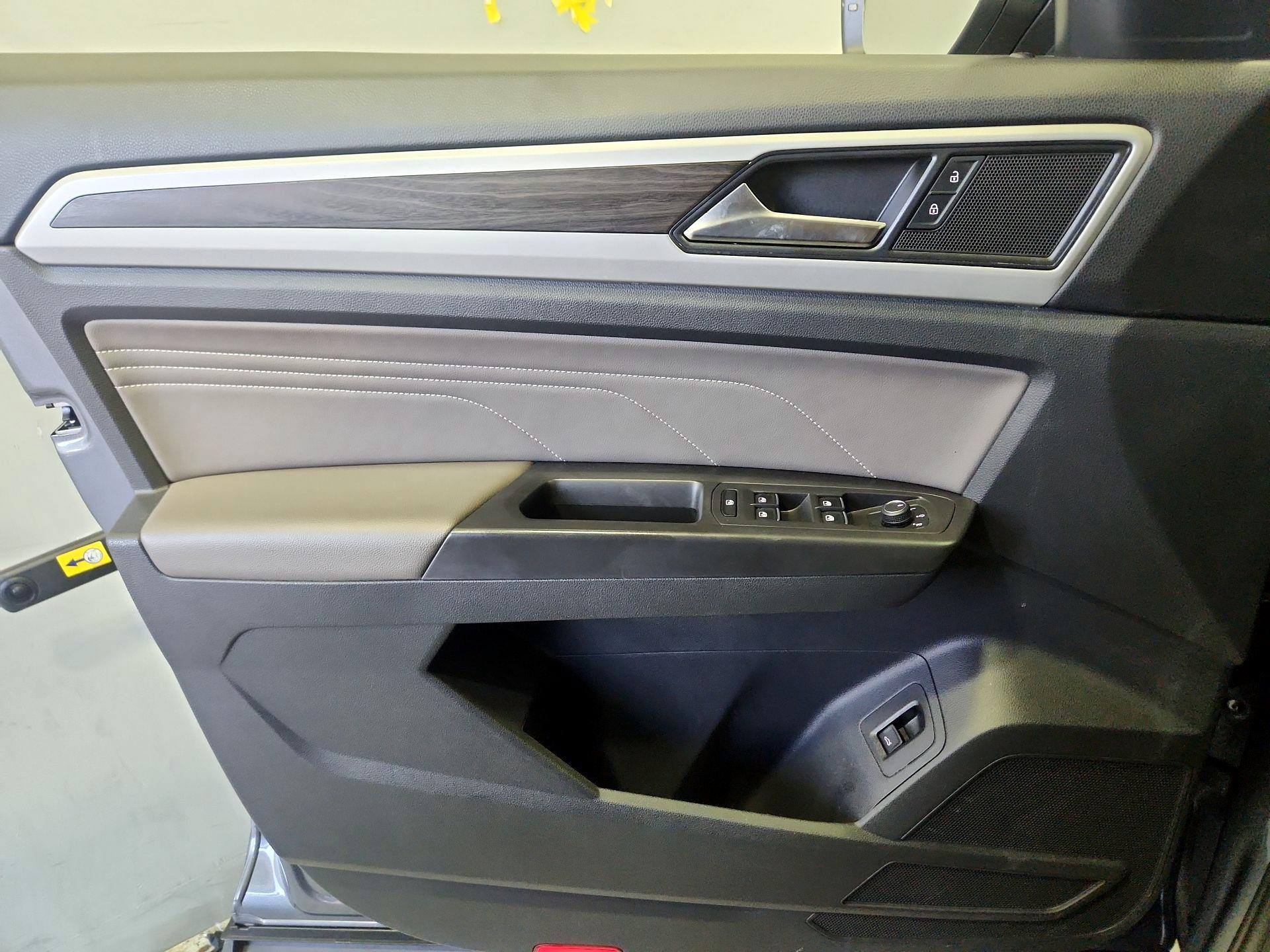 Thumbnail: 2022 Volkswagen Atlas - 12