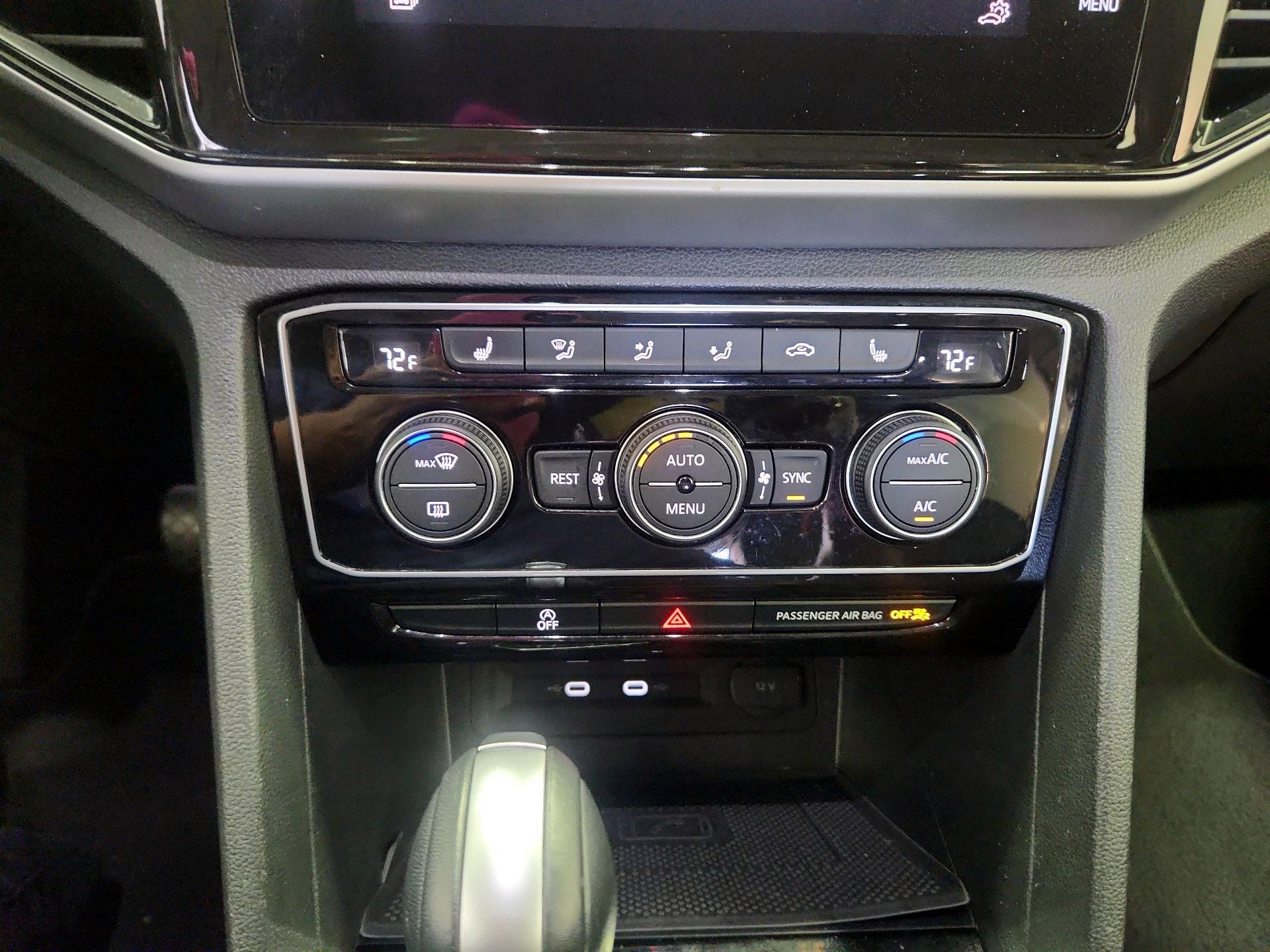 Thumbnail: 2022 Volkswagen Atlas - 16