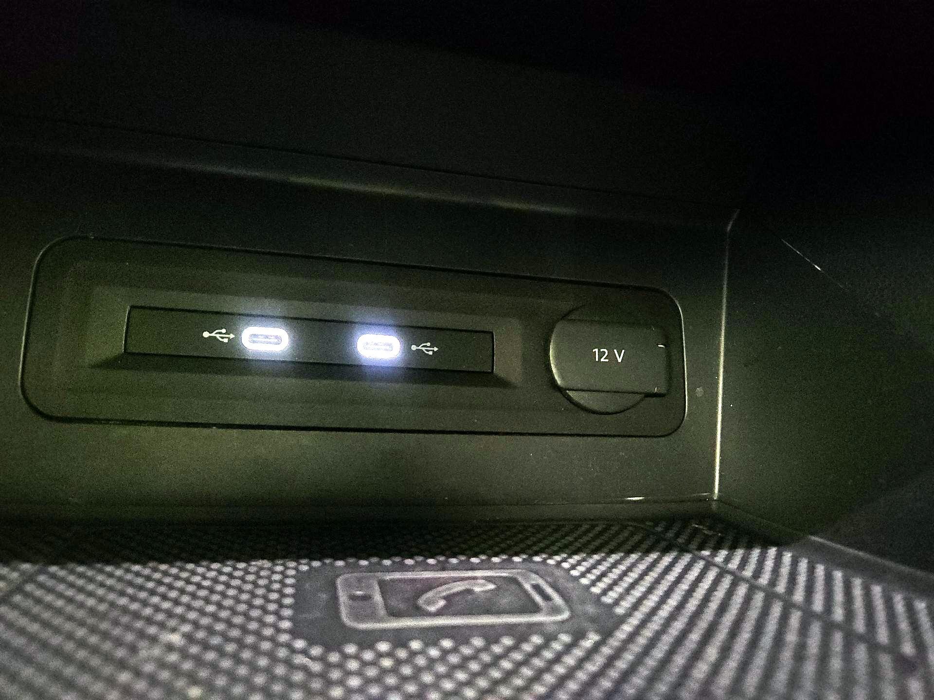 Thumbnail: 2022 Volkswagen Atlas - 18