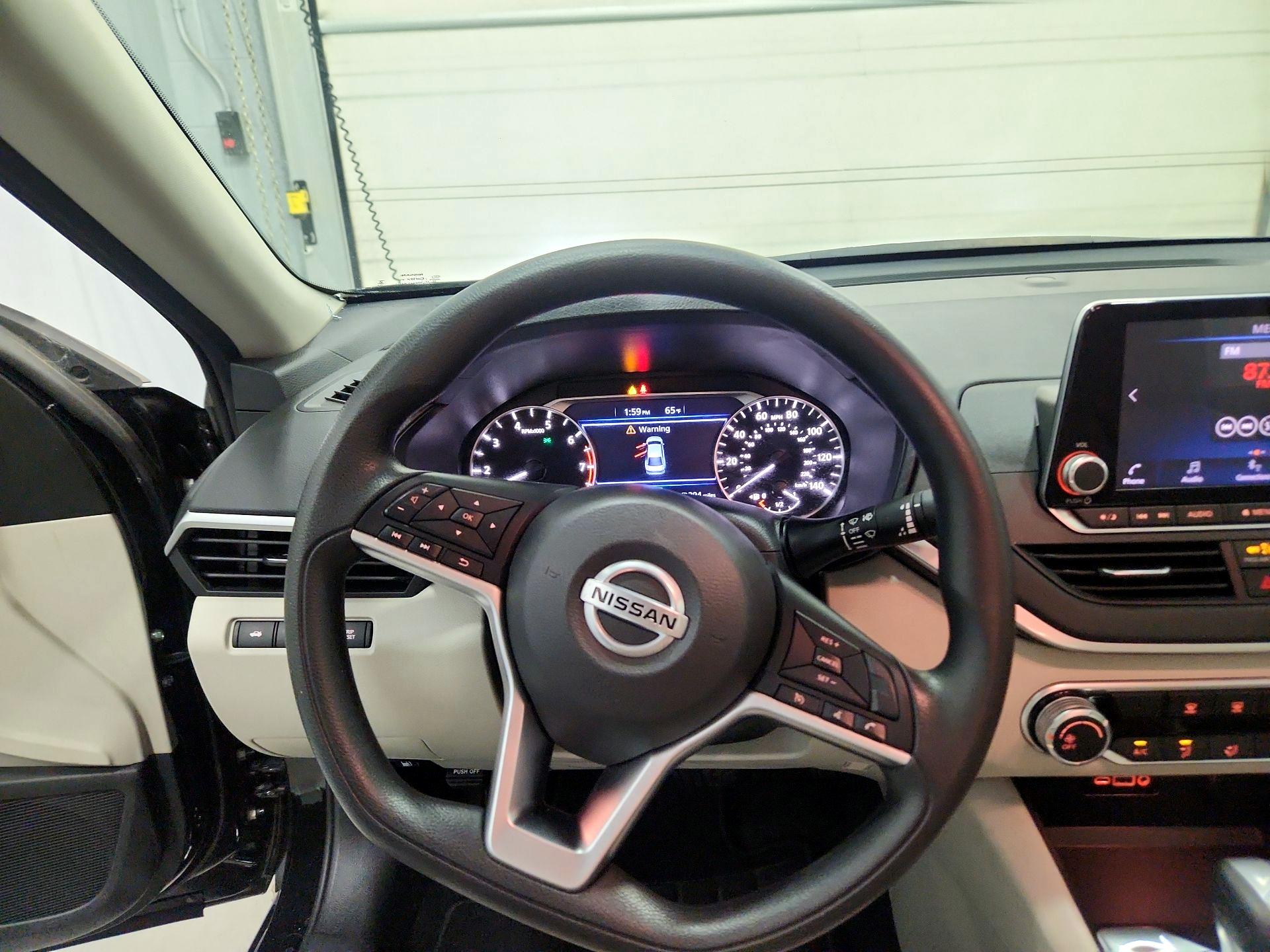 Thumbnail: 2022 Nissan Altima - 10